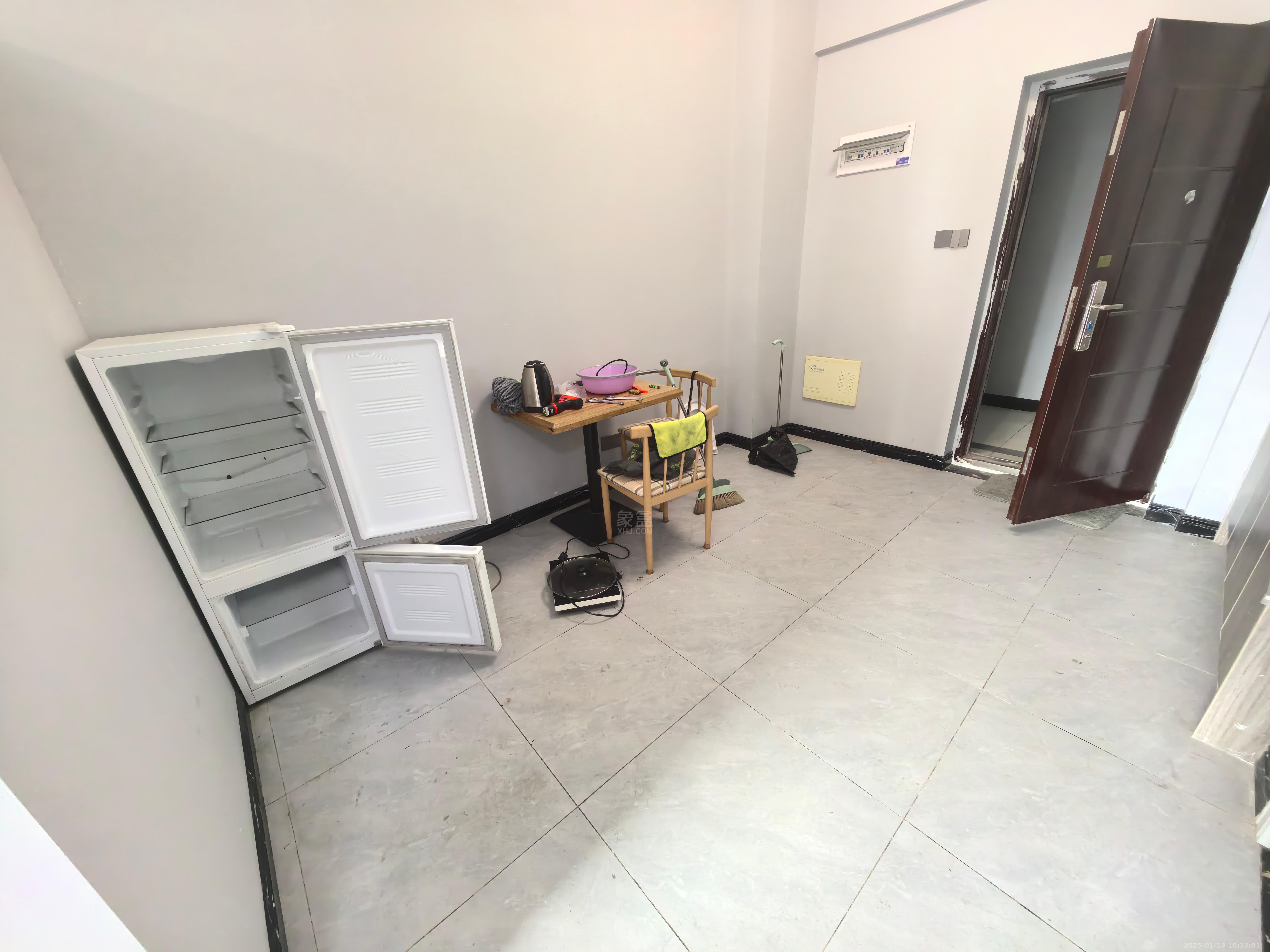 凯风珑城 1室1厅1卫 1100.0元/月 凯风珑城 1室1厅1卫 1100.0元/月室内图