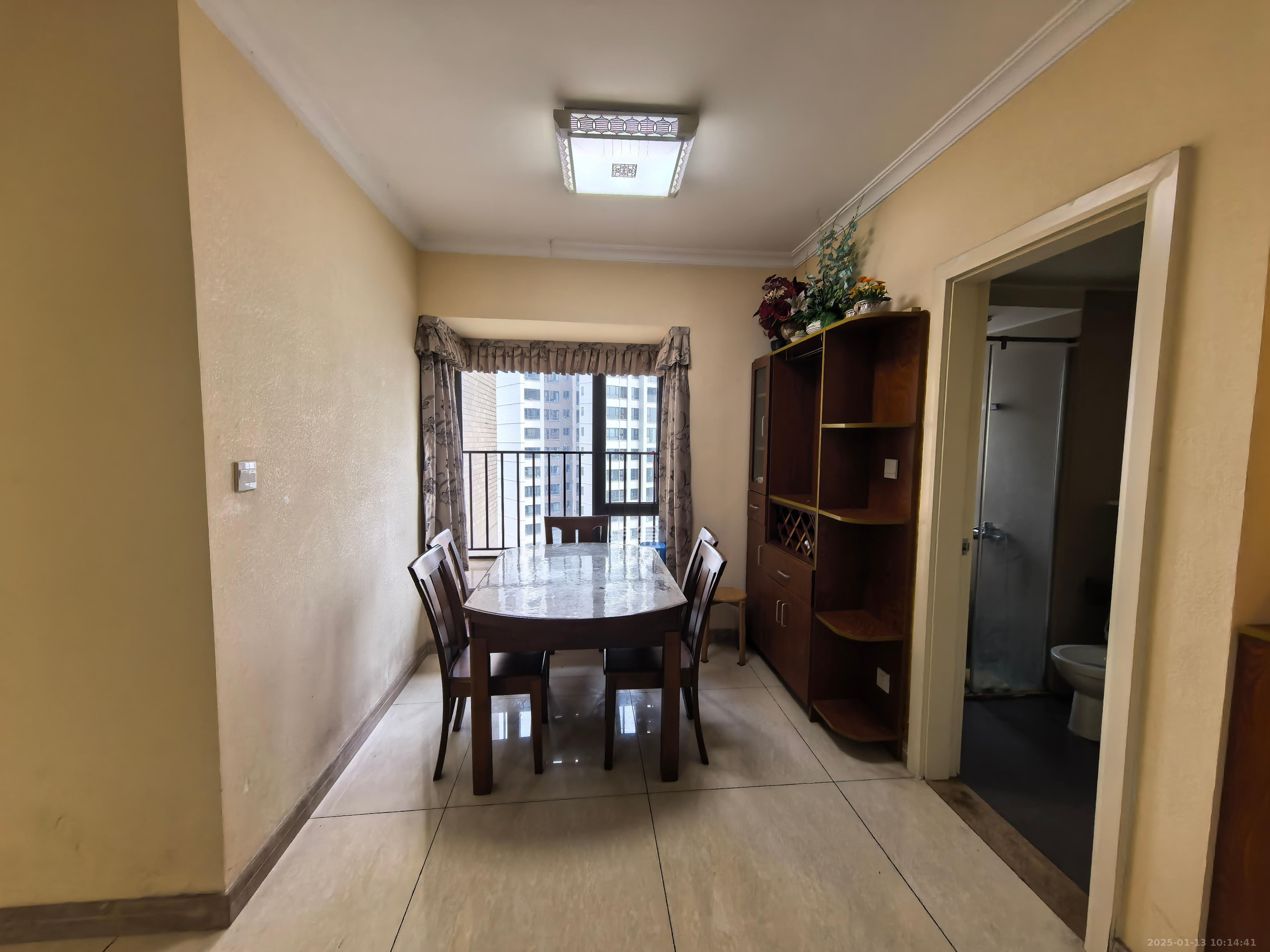 时代倾城一期 3室2厅1卫 2400.0元/月 时代倾城一期 3室2厅1卫 2400.0元/月室内图