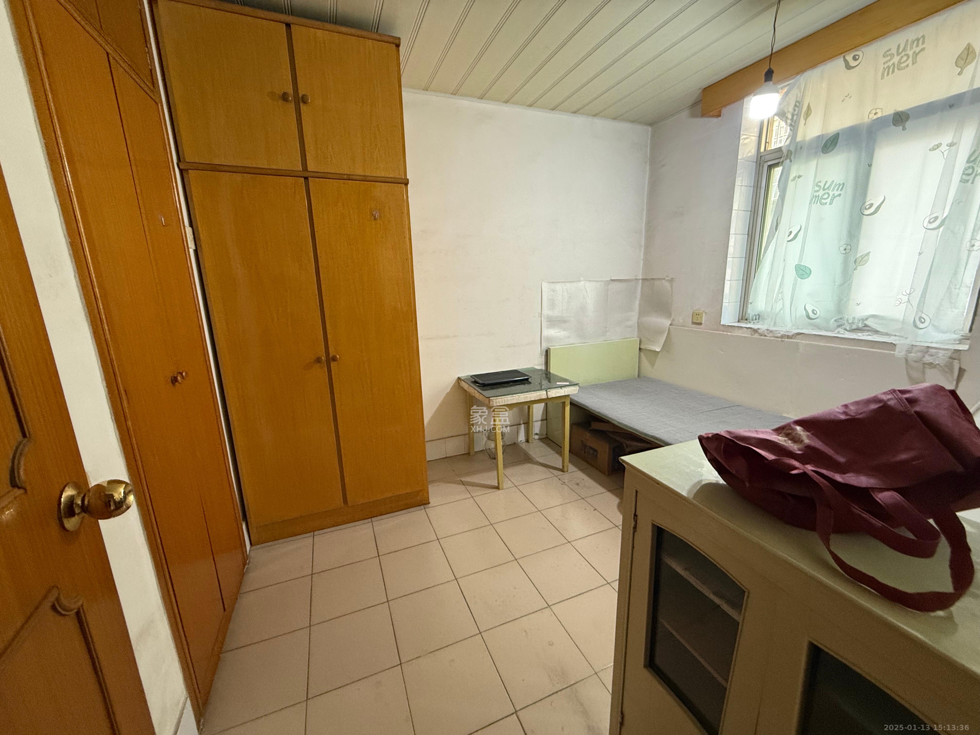 东塘电信宿舍 4室2厅1卫 1600.0元/月 东塘电信宿舍 4室2厅1卫 1600.0元/月室内图