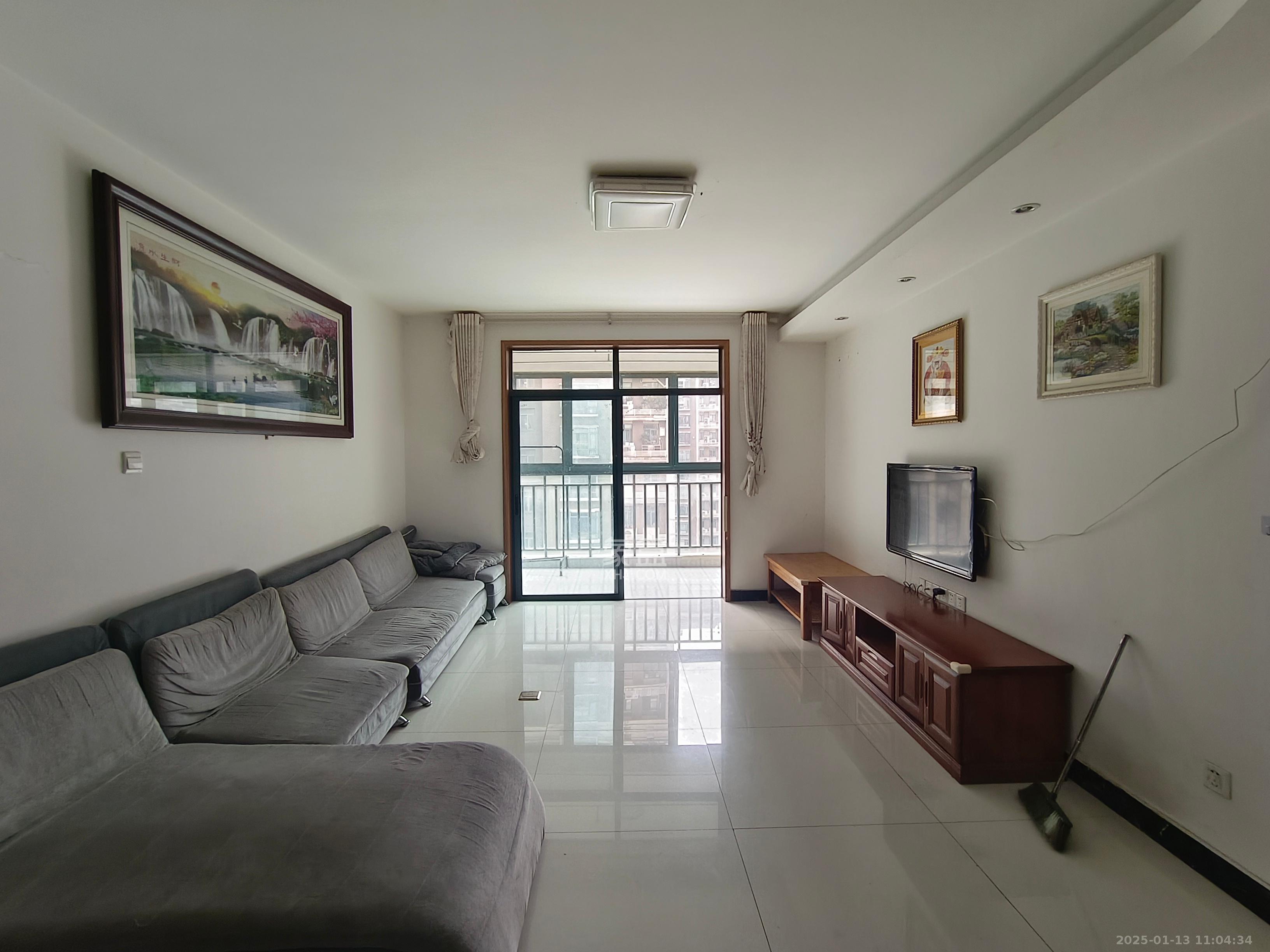 中江国际花城 1室2厅1卫 3300.0元/月 中江国际花城 1室2厅1卫 3300.0元/月室内图