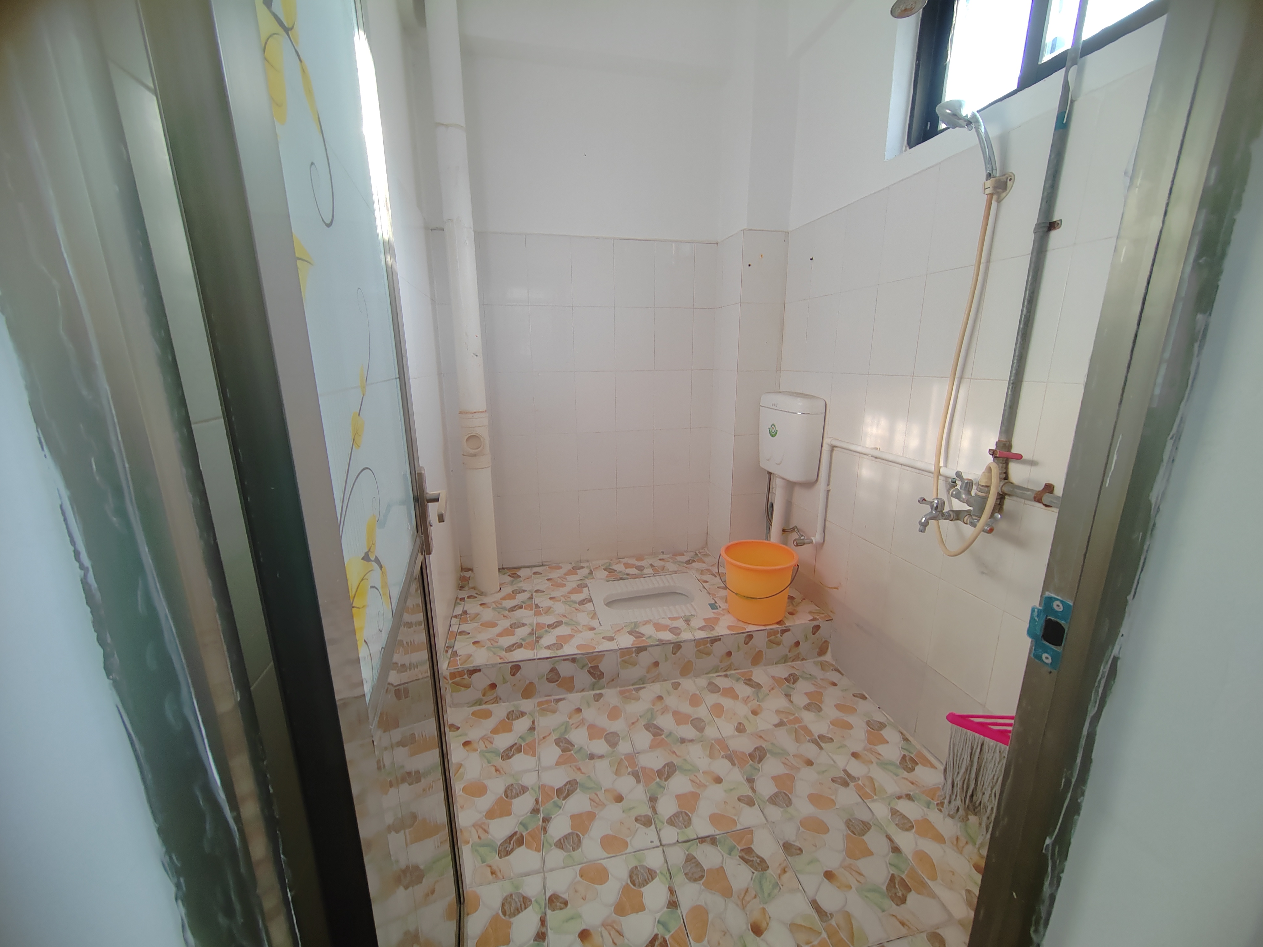 第一砖厂宿舍  3室2厅1卫    110.0万 第一砖厂宿舍  3室2厅1卫    110.0万卧室