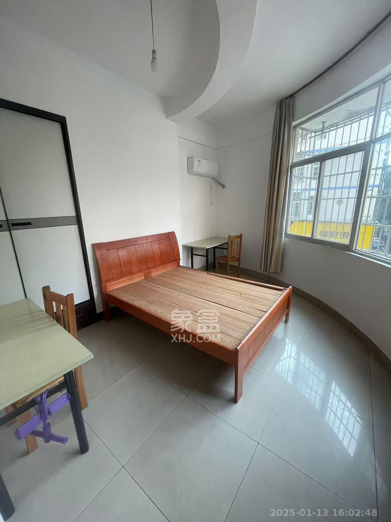 板桥小区  3室2厅2卫   1500.00元/月室内图