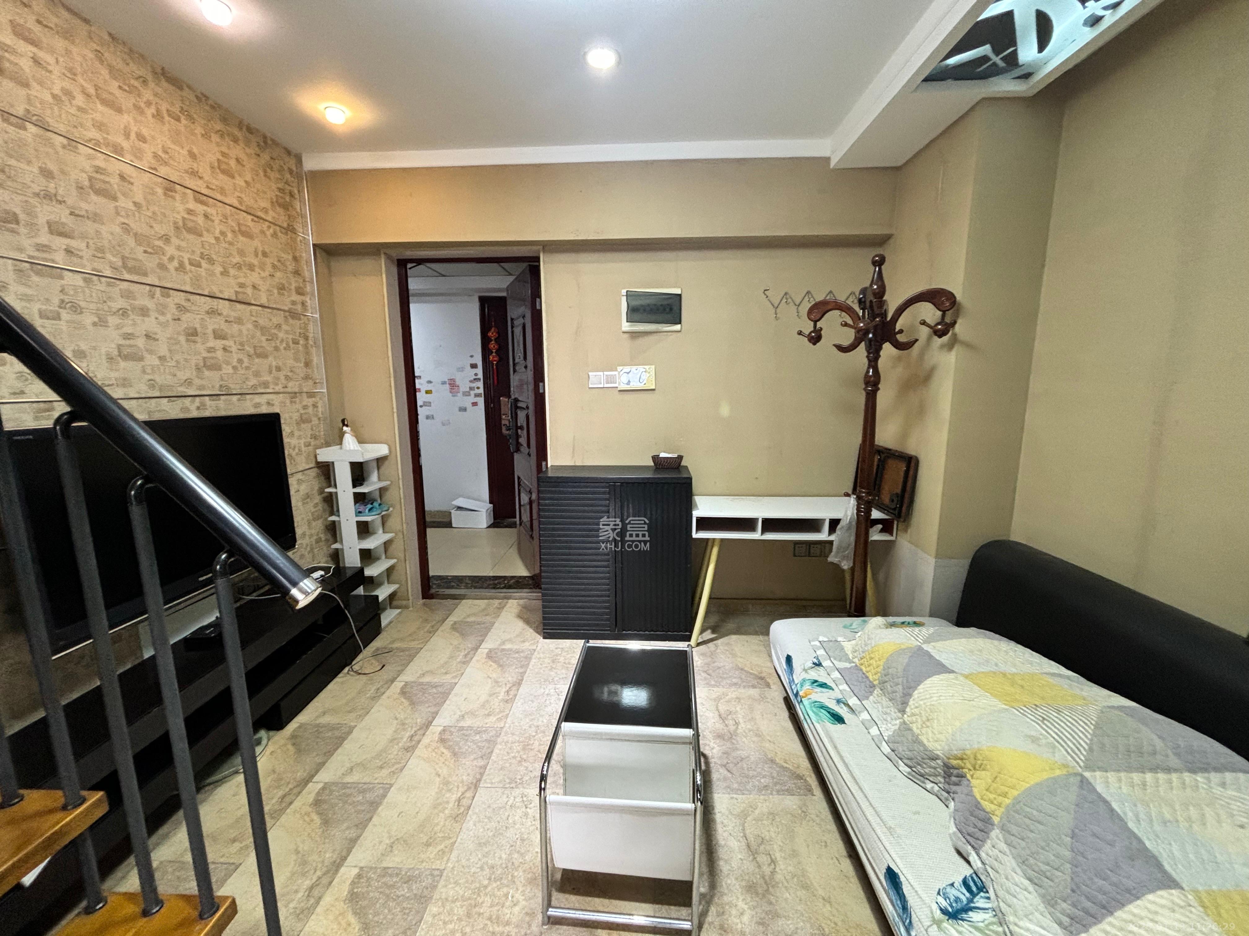 金色loft(鑫秋大厦) 2室2厅2卫 2200.0元/月 金色loft(鑫秋大厦) 2室2厅2卫 2200.0元/月室内图