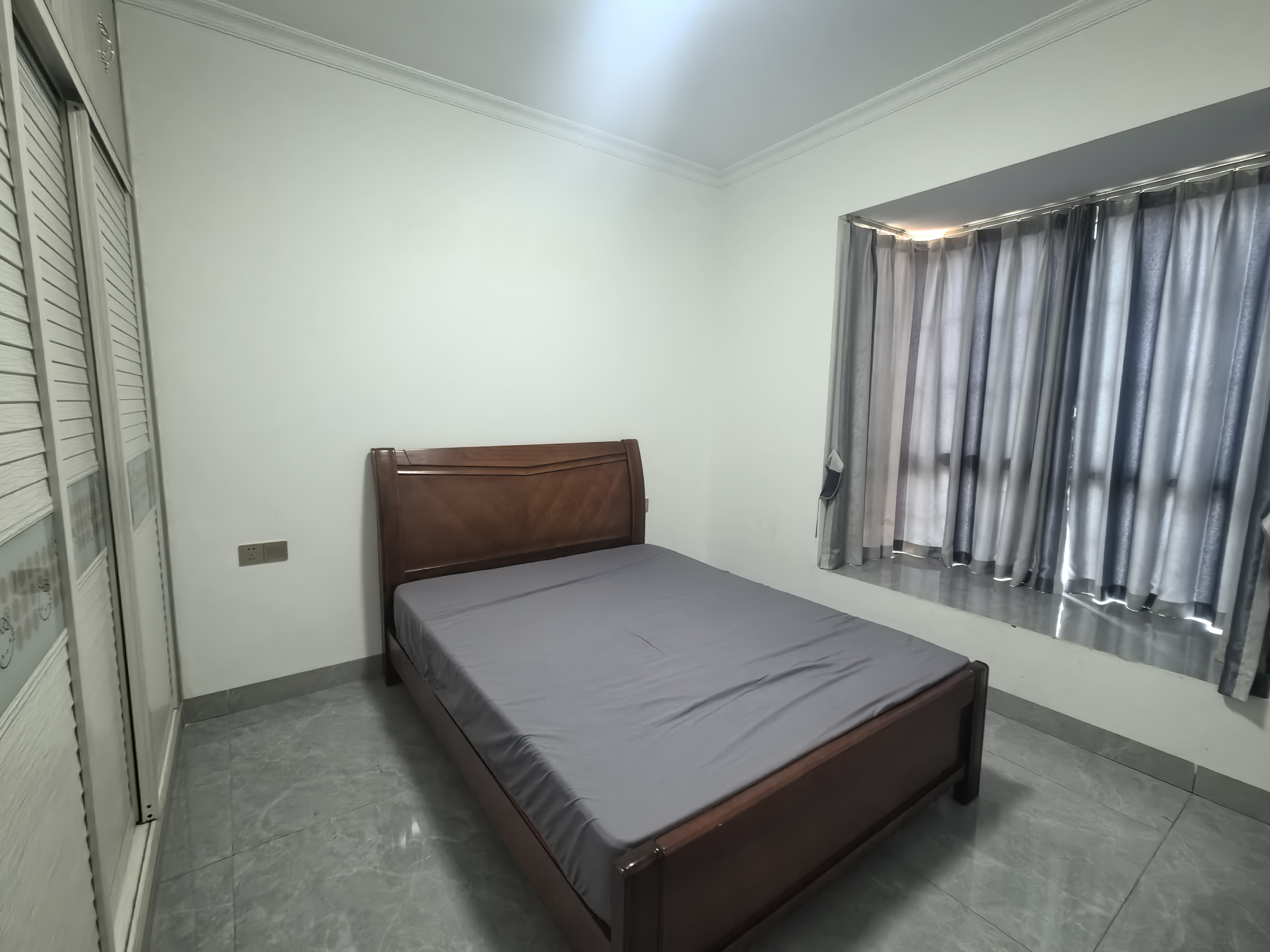 融冠亲城安置房  2室1厅1卫    1200.0元/月 融冠亲城安置房  2室1厅1卫    1200.0元/月室内图