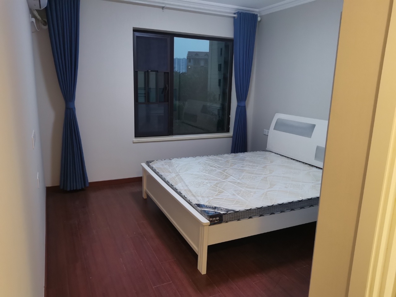 中海珑悦府 4室2厅2卫 3500.0元/月 中海珑悦府 4室2厅2卫 3500.0元/月户型图