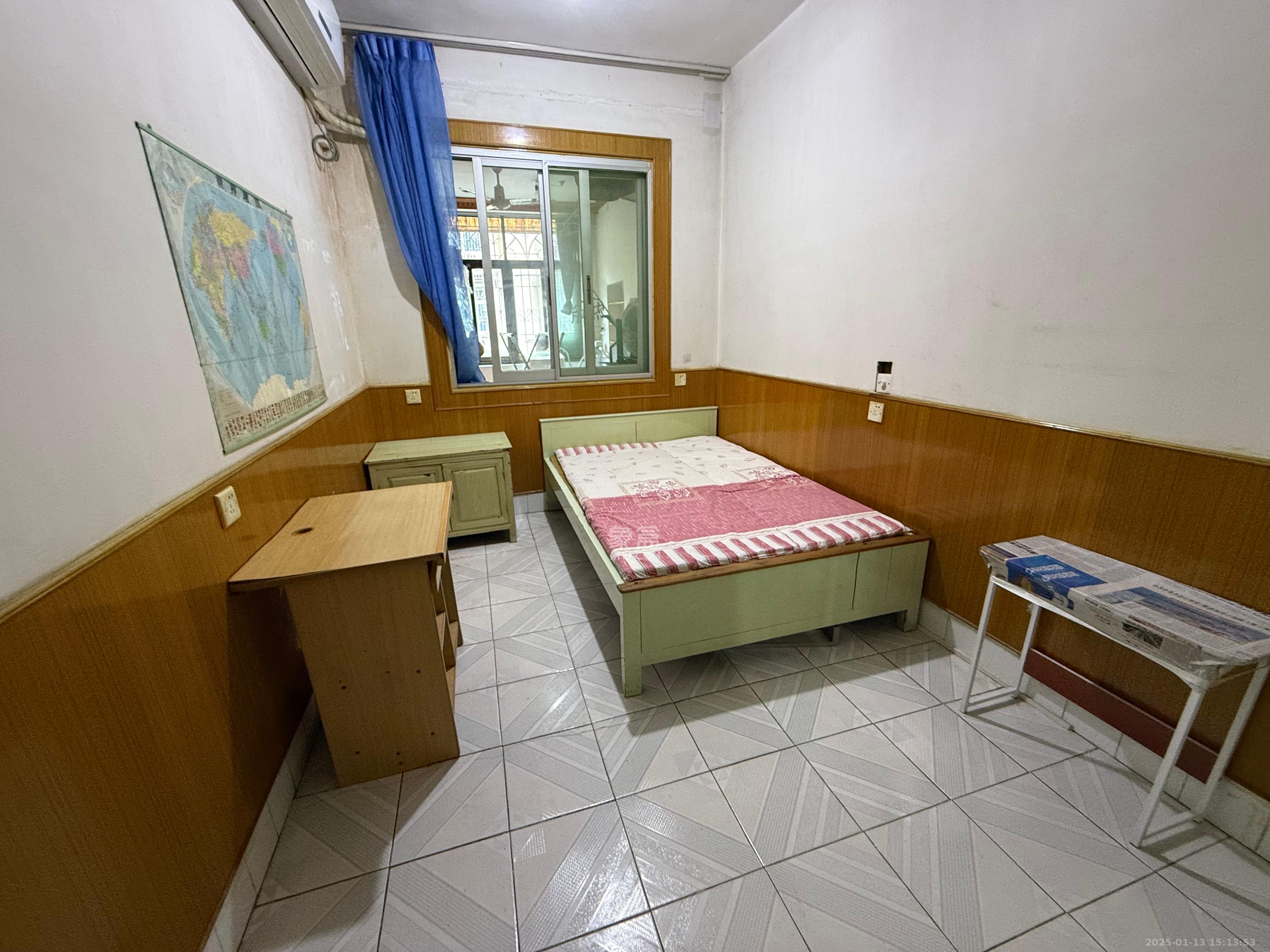 东塘电信宿舍 4室2厅1卫 1600.0元/月 东塘电信宿舍 4室2厅1卫 1600.0元/月室内图