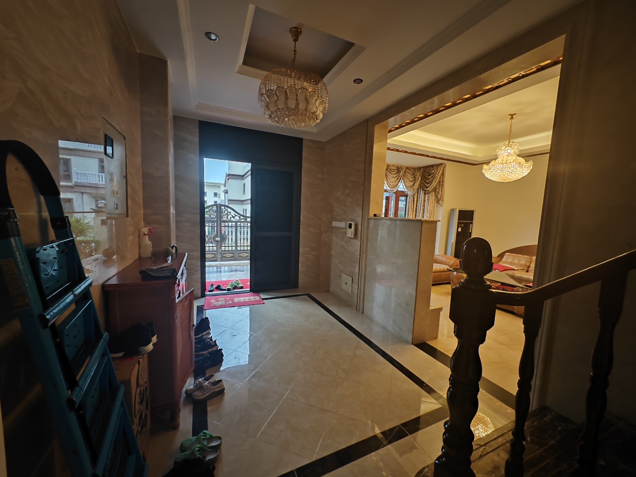 昌茂西雅图·丽湾  6室3厅6卫    1110.0万 昌茂西雅图·丽湾  6室3厅6卫    1110.0万室内图