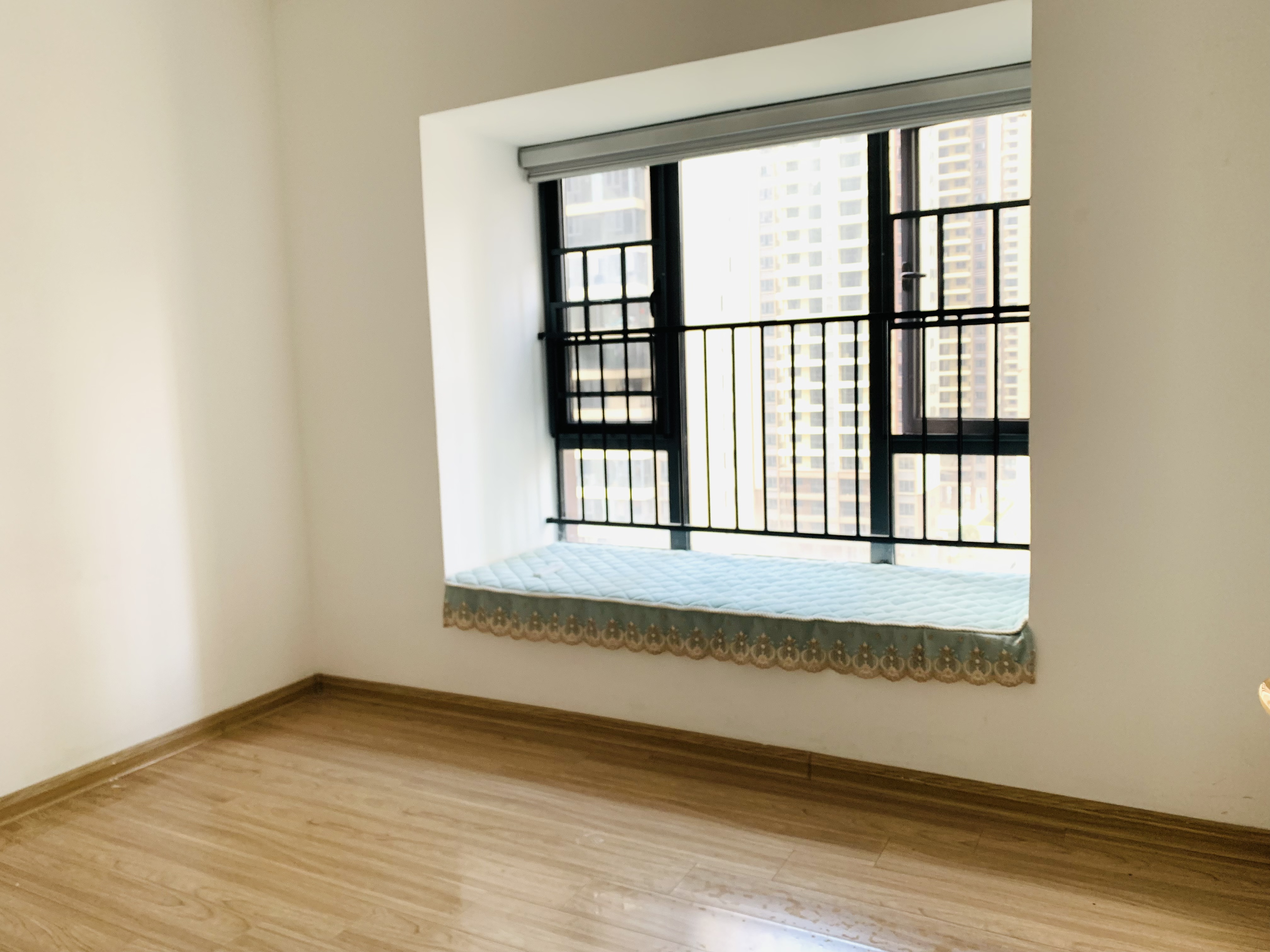 碧桂园梓山府 4室2厅2卫 2200.0元/月 碧桂园梓山府 4室2厅2卫 2200.0元/月室内图