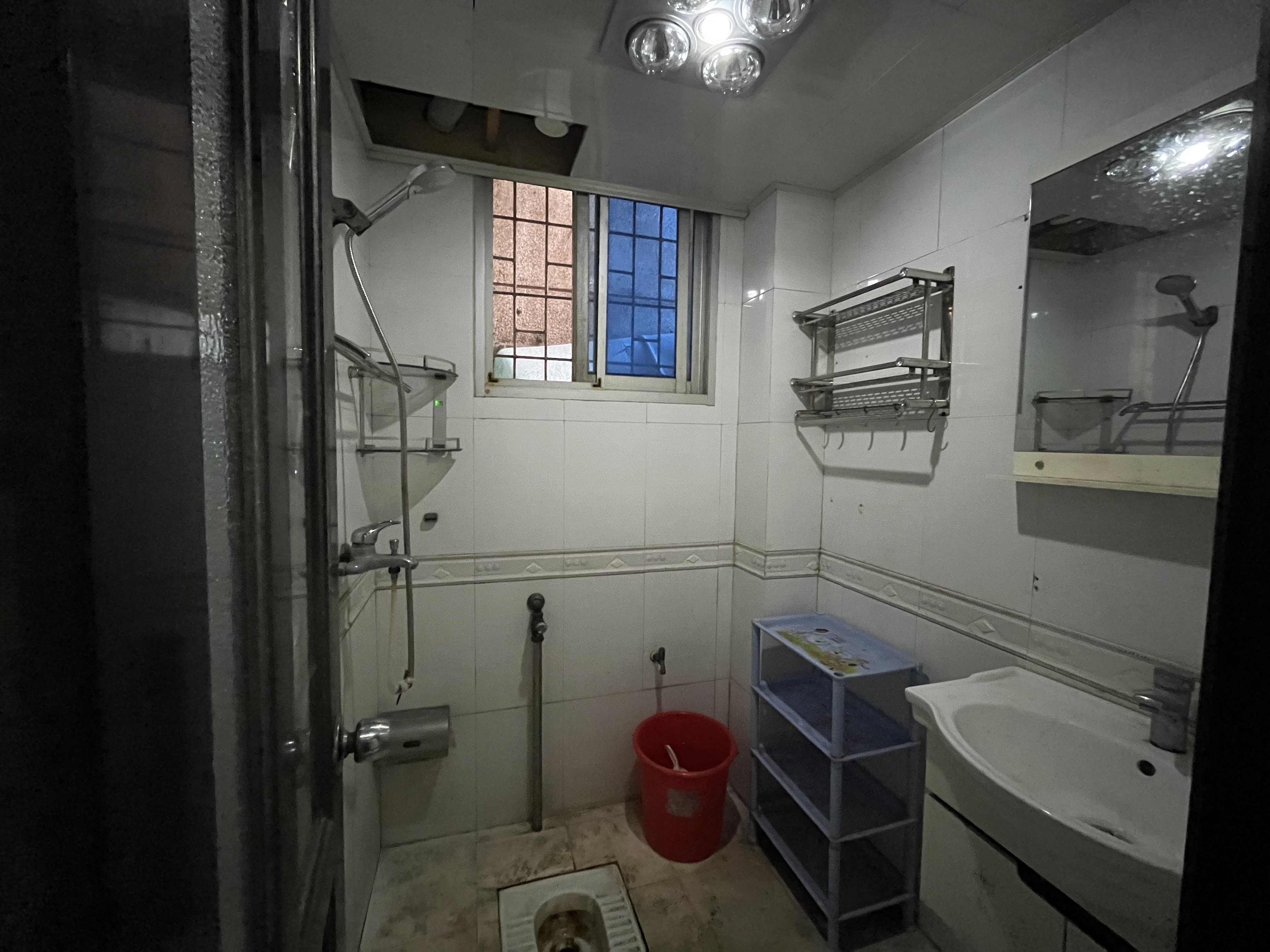 王家小区 3室2厅1卫 1300.0元/月 王家小区 3室2厅1卫 1300.0元/月室内图