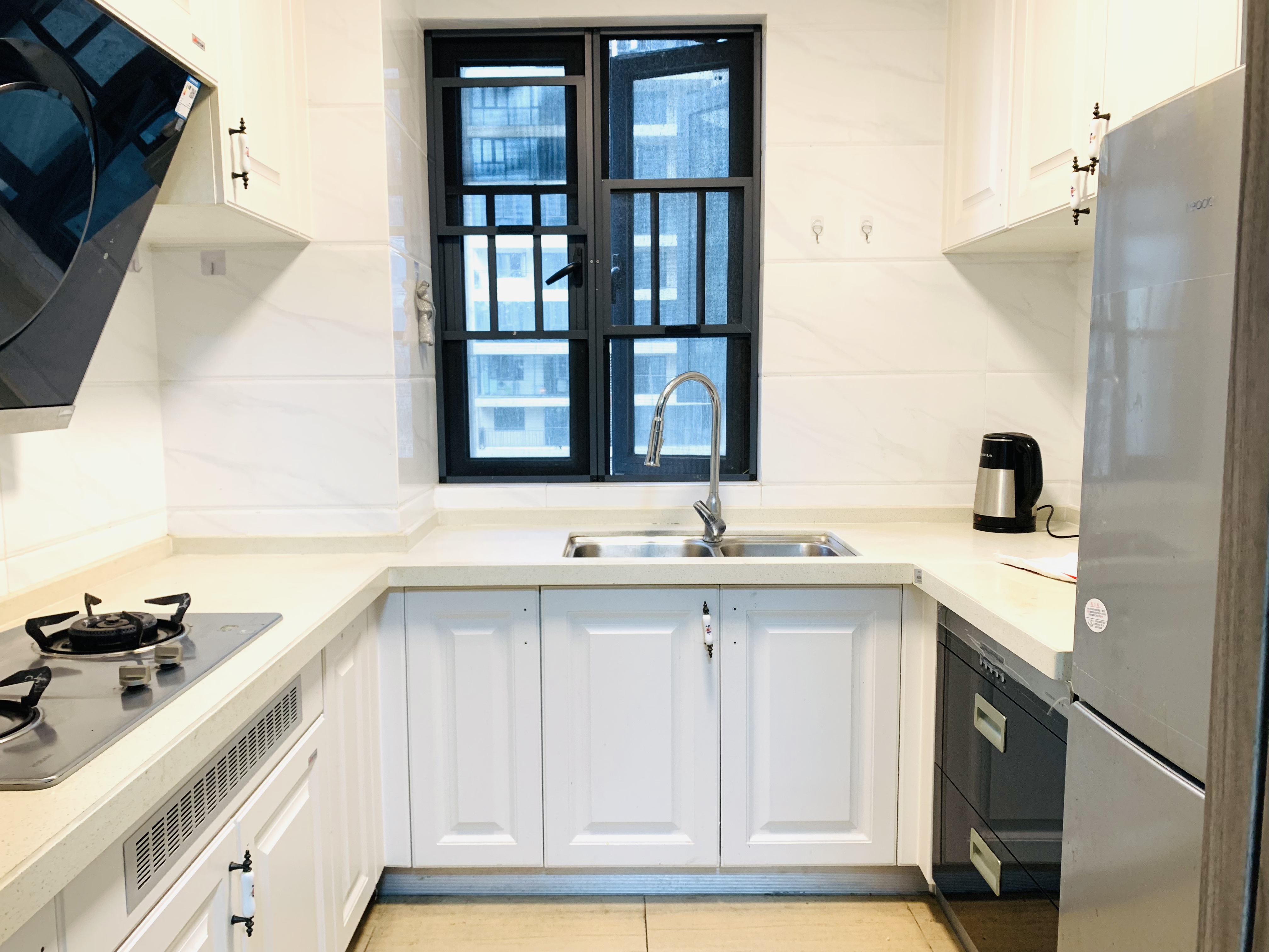 碧桂园梓山府 4室2厅2卫 2200.0元/月 碧桂园梓山府 4室2厅2卫 2200.0元/月室内图