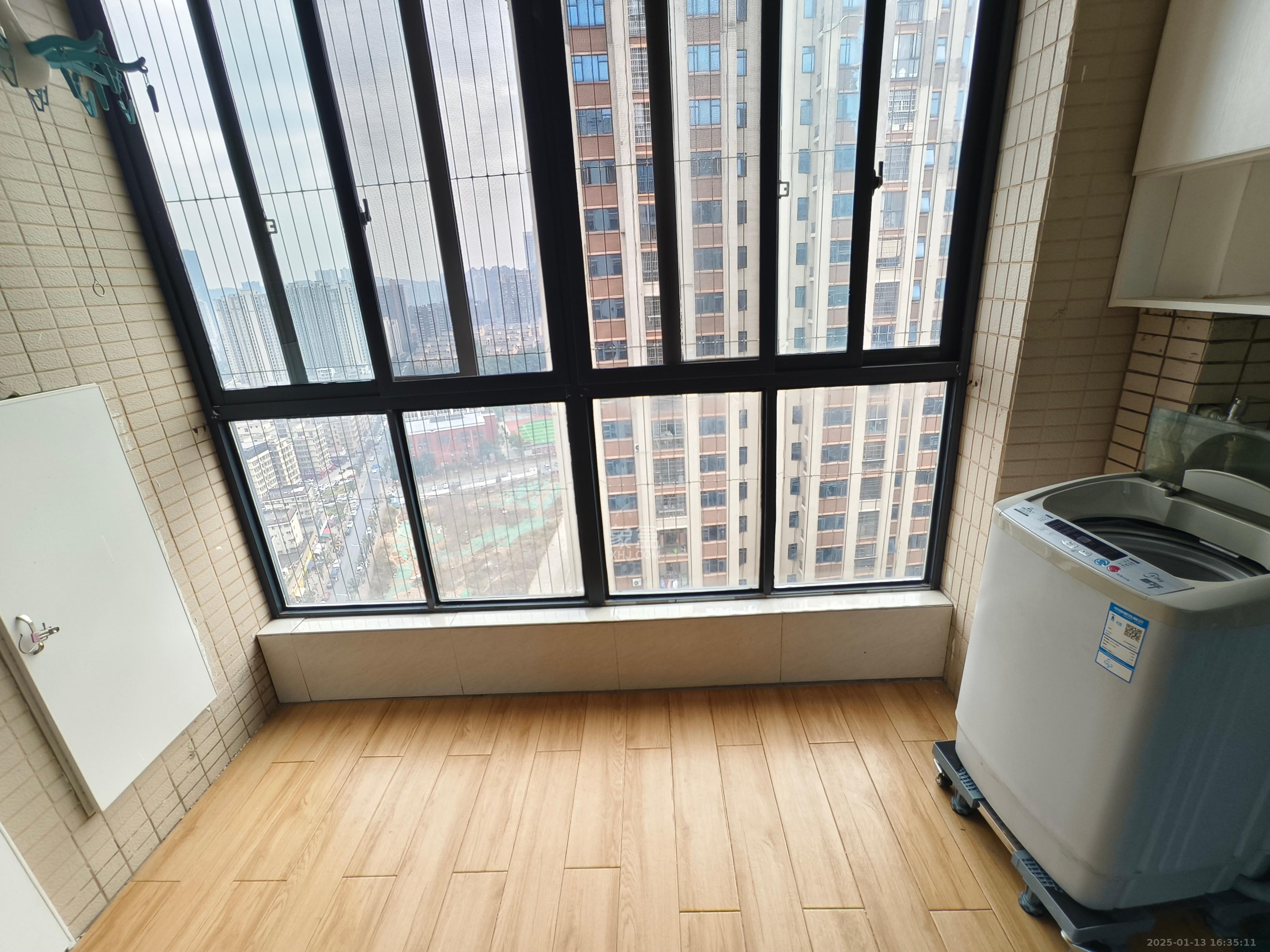 天元涉外景园C区  1室2厅1卫   2300.00元/月室内图