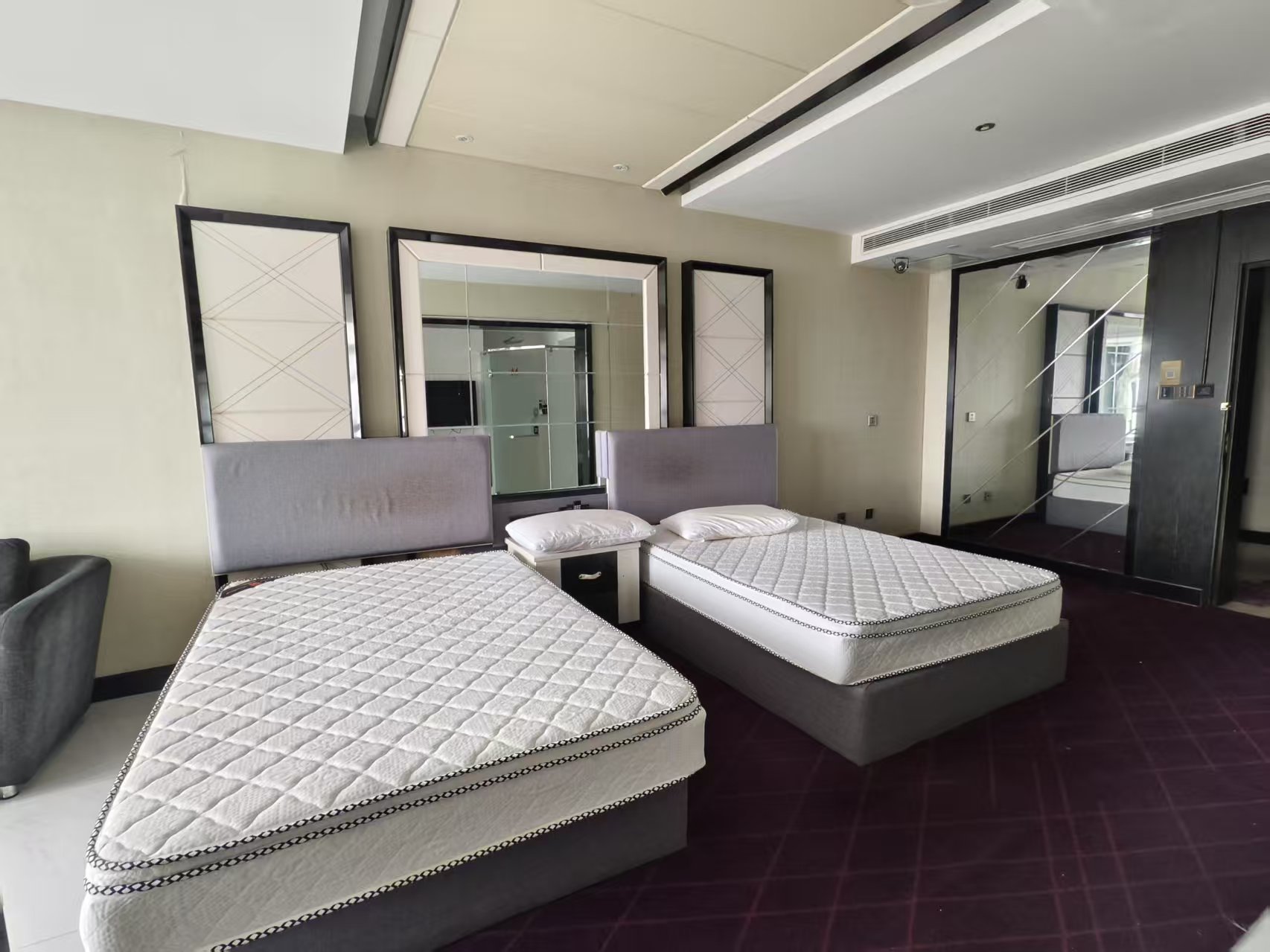 湘运大厦 1室1厅1卫 1000.0元/月 湘运大厦 1室1厅1卫 1000.0元/月室内图