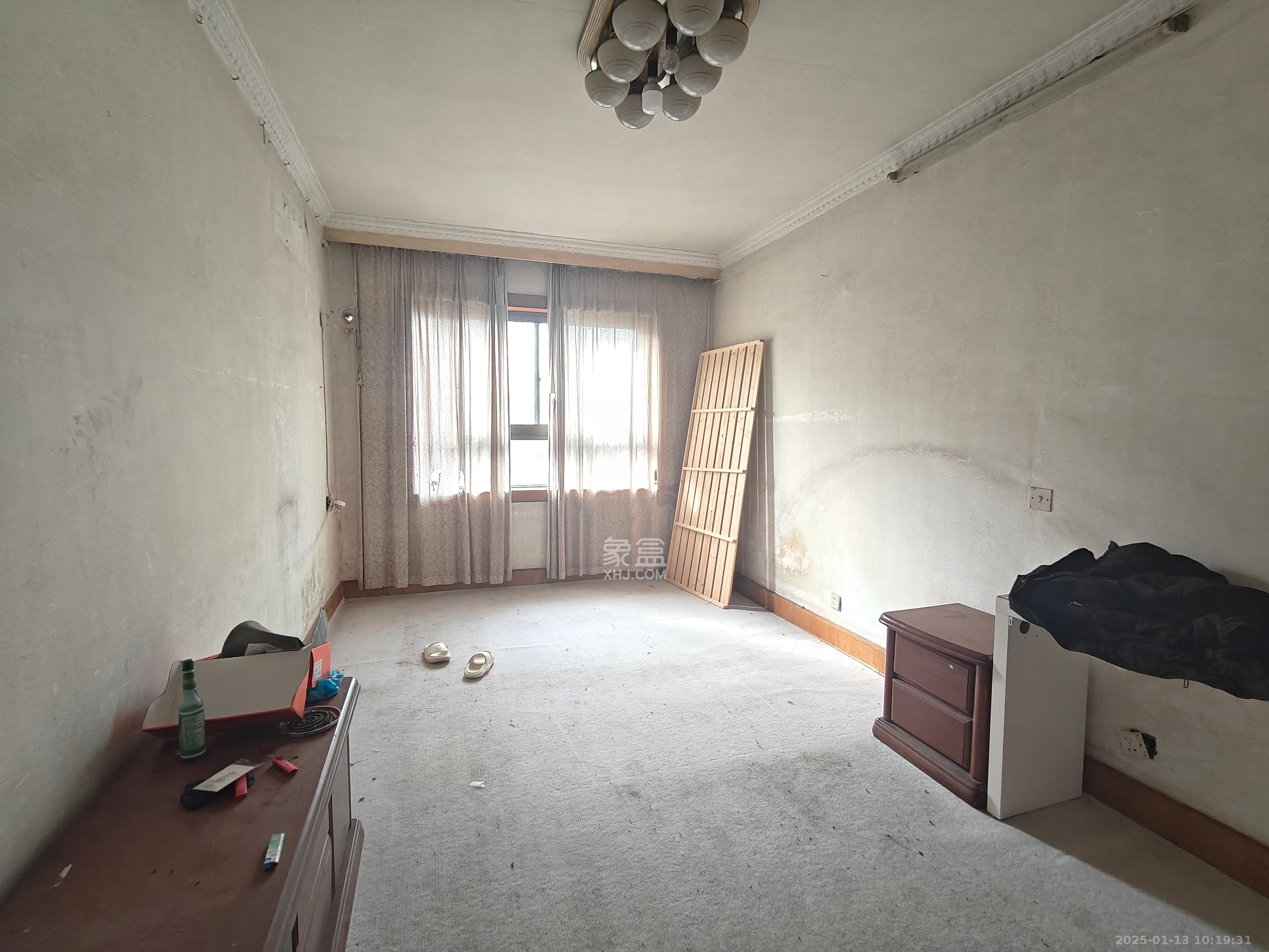 东风路汽车城宿舍 3室2厅1卫 700.0元/月 东风路汽车城宿舍 3室2厅1卫 700.0元/月室内图