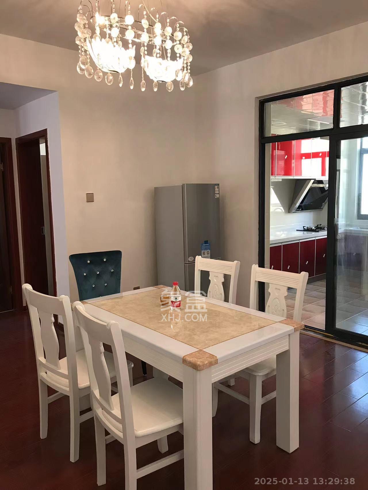 香芙嘉园(广铁湘府嘉园) 3室2厅2卫 2200.0元/月 香芙嘉园(广铁湘府嘉园) 3室2厅2卫 2200.0元/月室内图