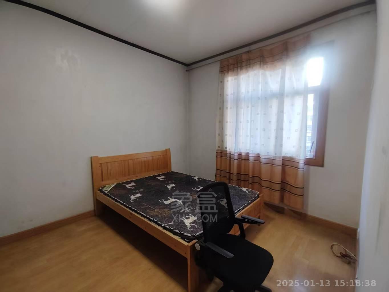 天台小区 3室2厅2卫 900.0元/月 天台小区 3室2厅2卫 900.0元/月室内图