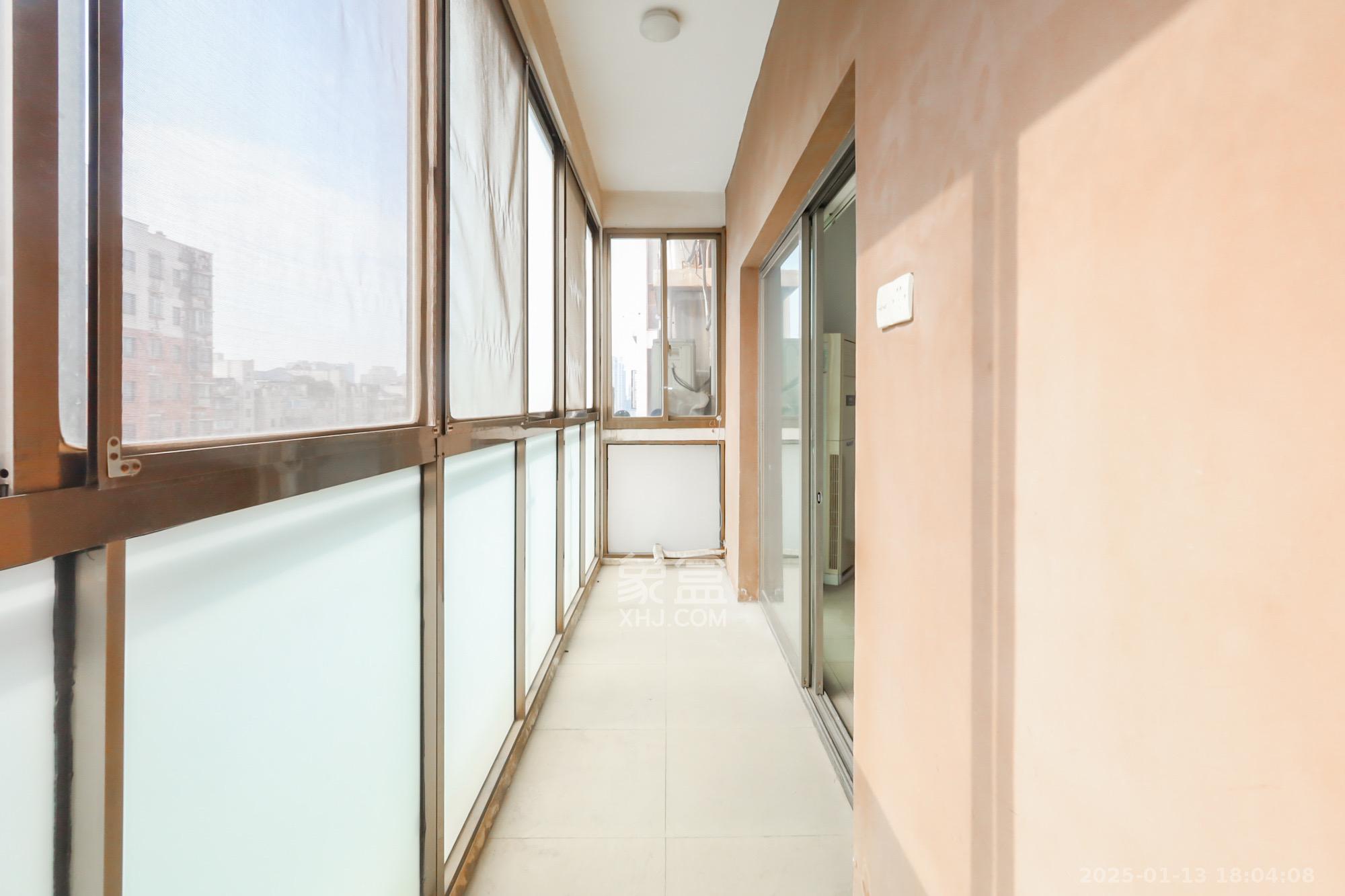 西岸润泽府  3室2厅2卫   2800.00元/月室内图