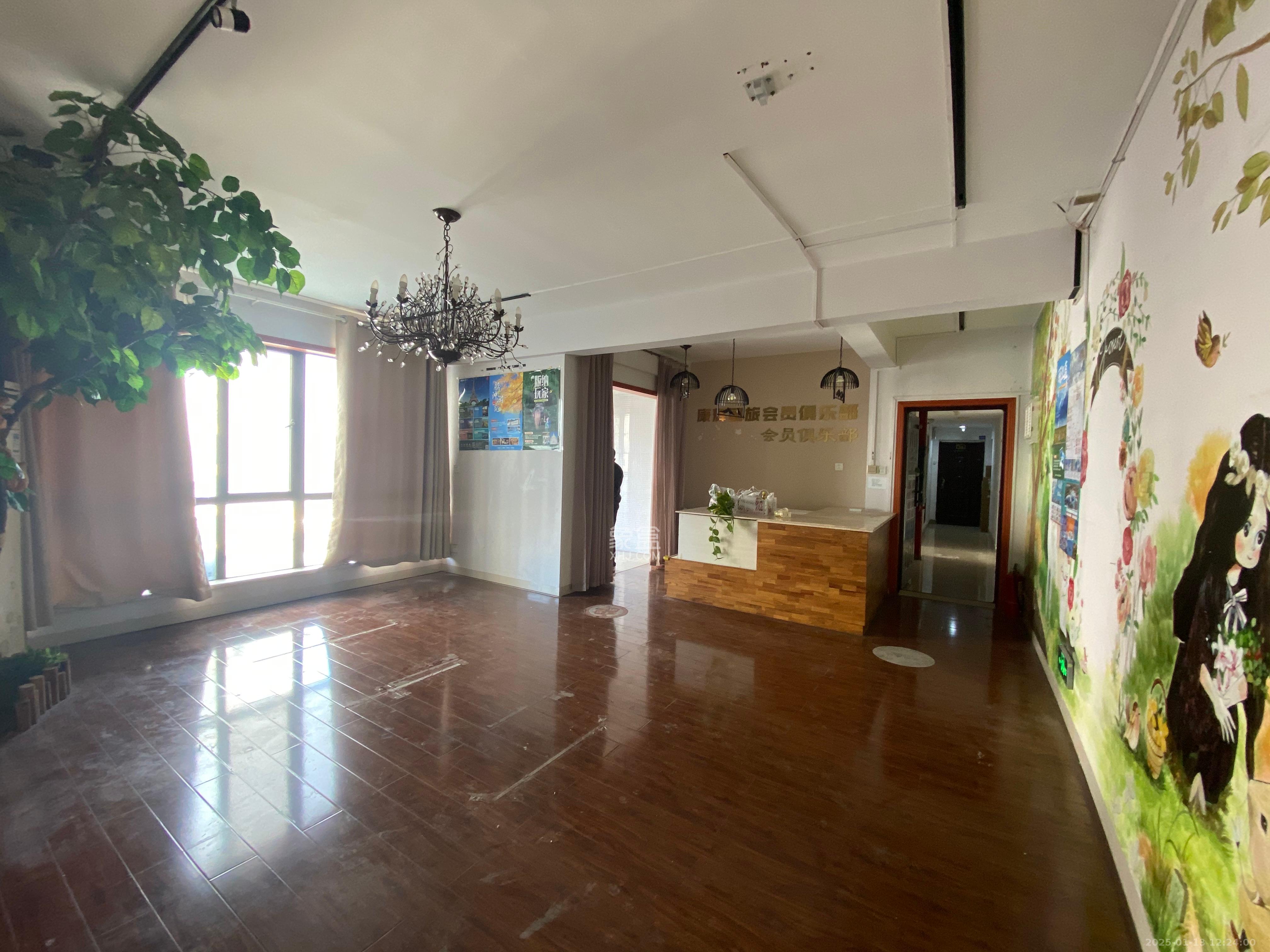 湘腾城市广场  3室2厅2卫    2800.0元/月 湘腾城市广场  3室2厅2卫    2800.0元/月