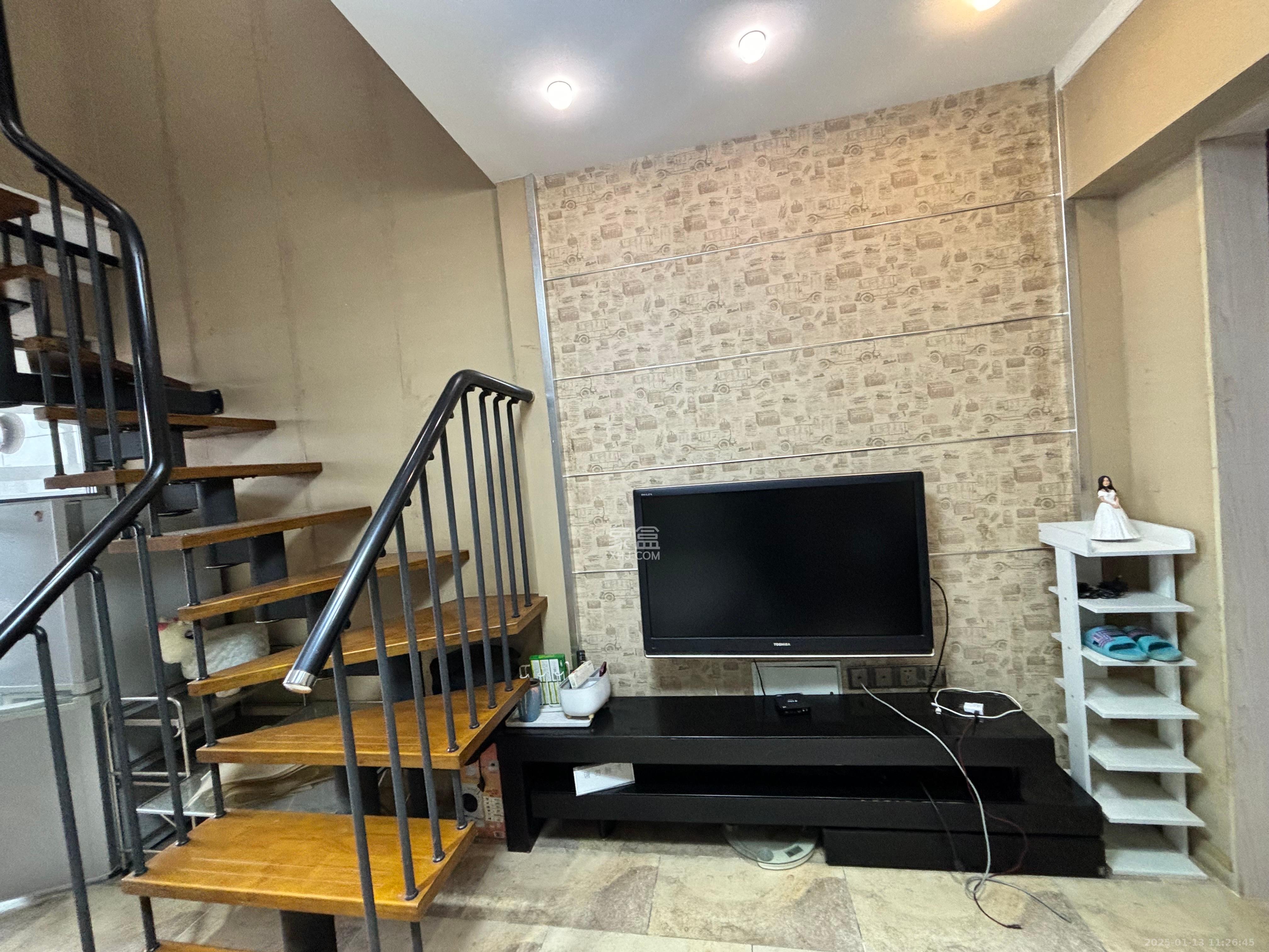 金色loft(鑫秋大厦) 2室2厅2卫 2200.0元/月 金色loft(鑫秋大厦) 2室2厅2卫 2200.0元/月室内图