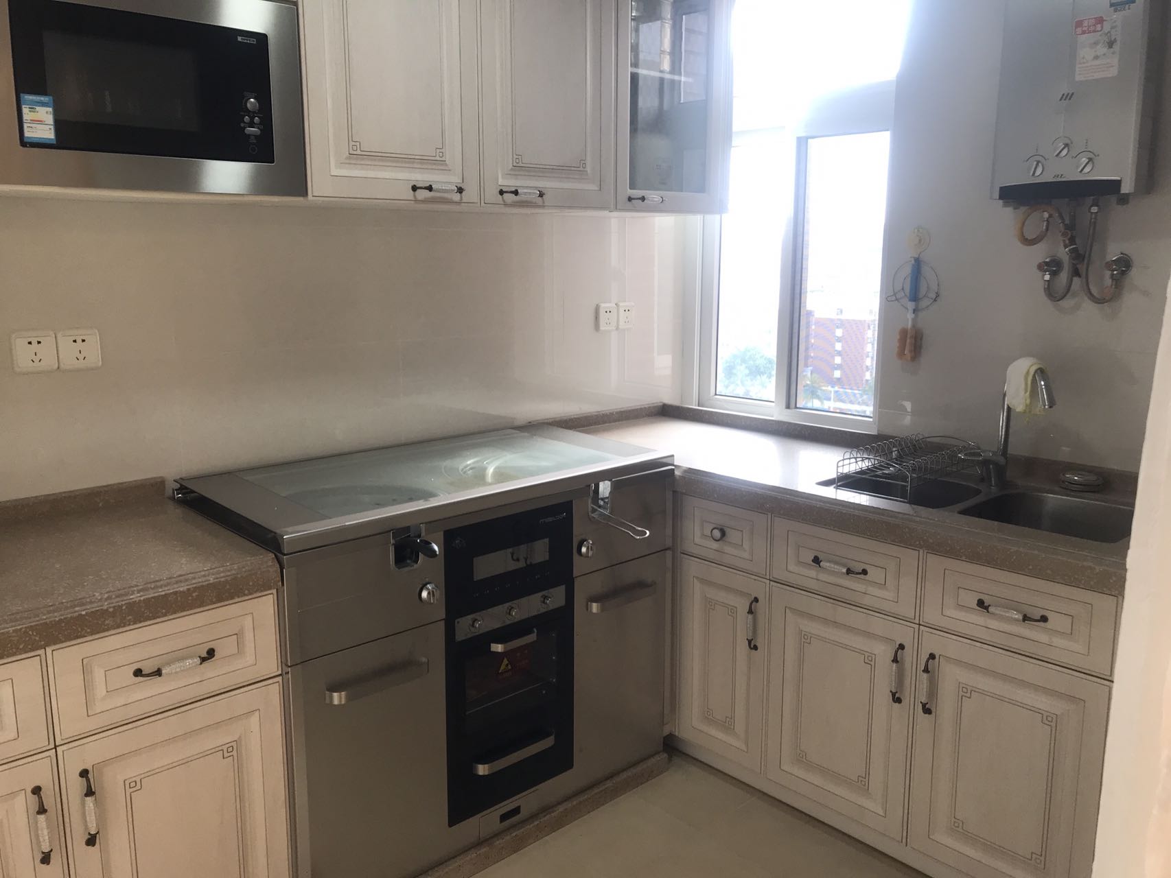 维多利亚花园  3室2厅1卫    162.0万 维多利亚花园  3室2厅1卫    162.0万室内图