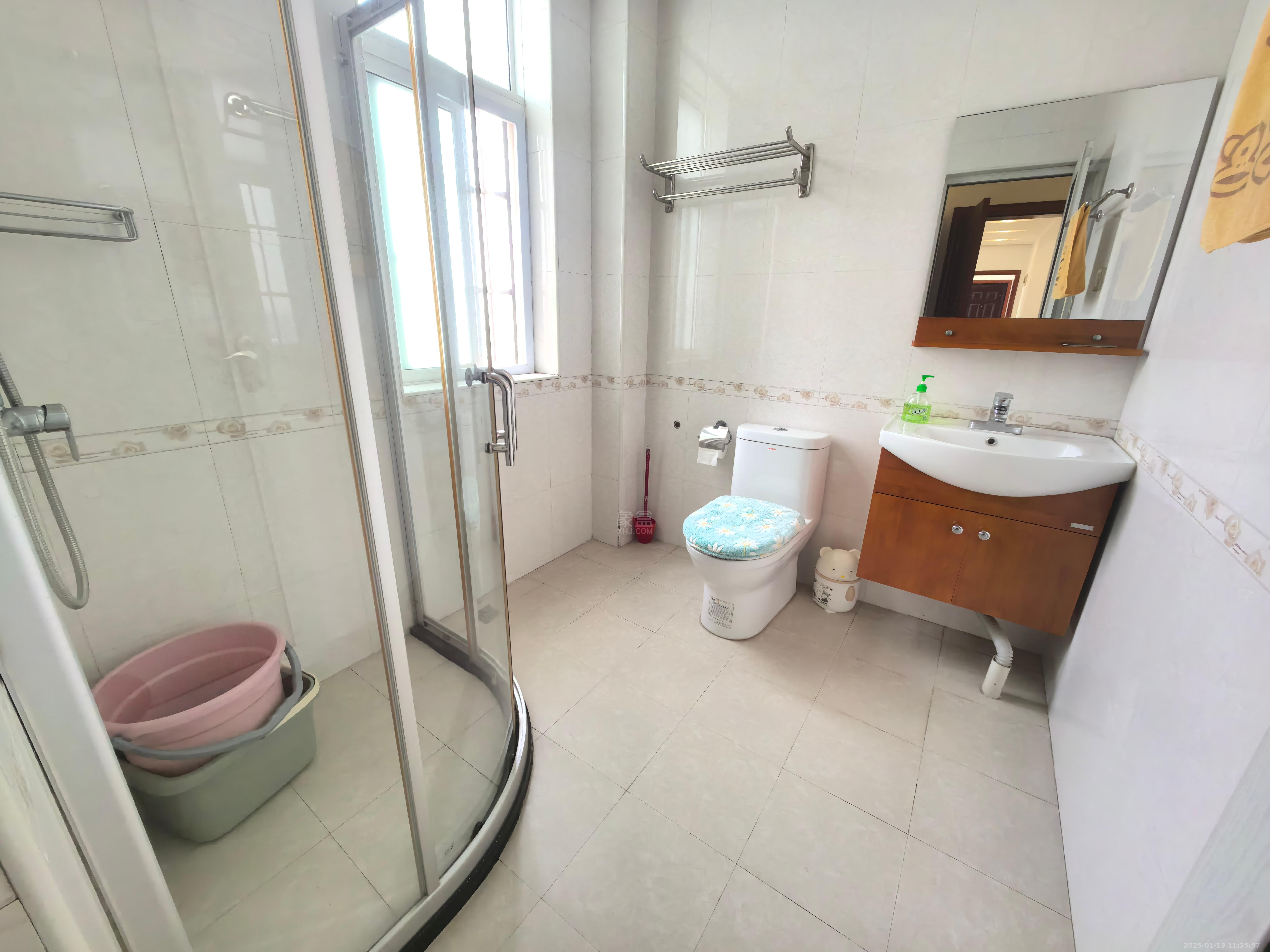 印象华都 3室2厅2卫 1600.0元/月 印象华都 3室2厅2卫 1600.0元/月室内图