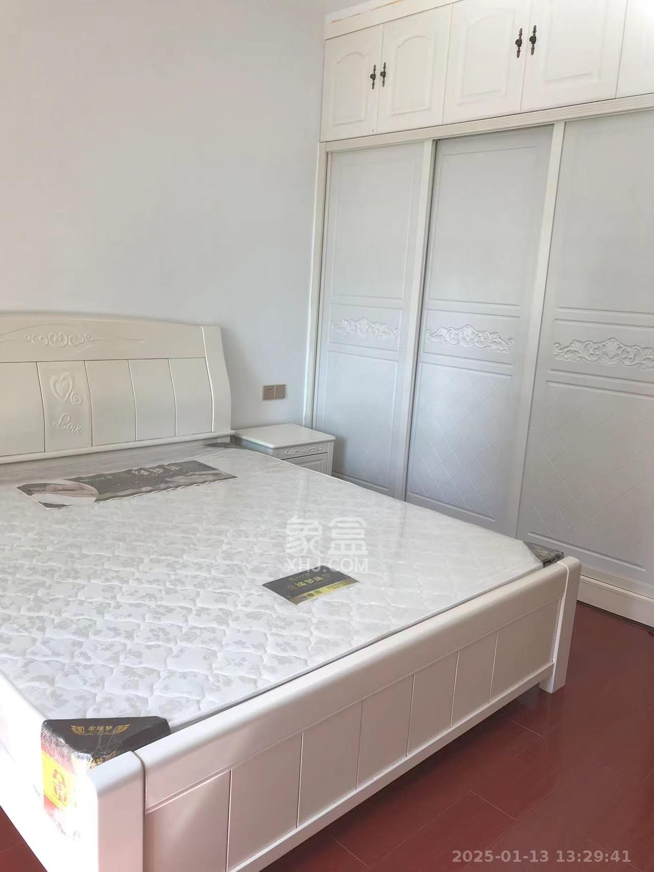 香芙嘉园(广铁湘府嘉园) 3室2厅2卫 2200.0元/月 香芙嘉园(广铁湘府嘉园) 3室2厅2卫 2200.0元/月室内图