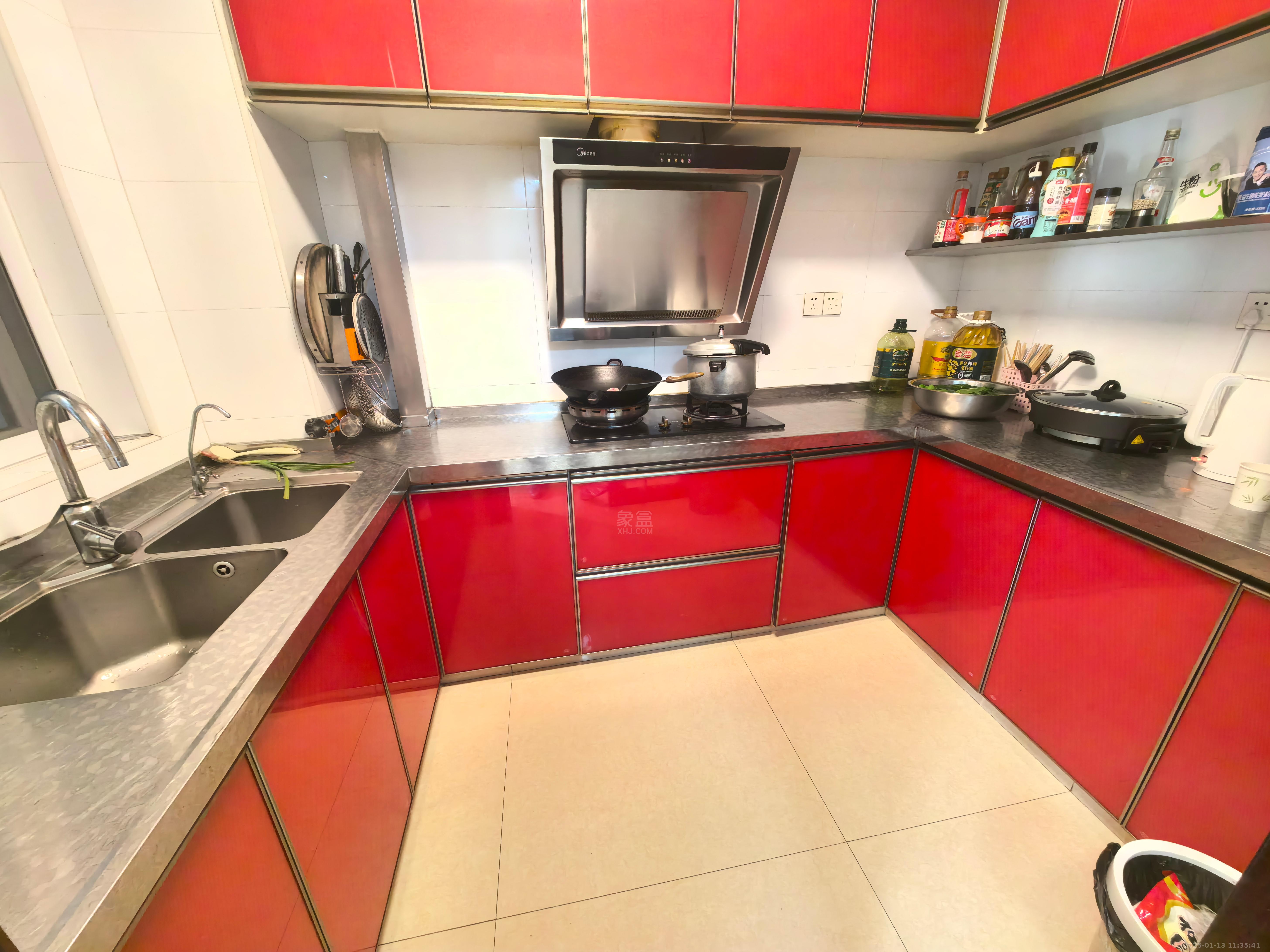 印象华都 3室2厅2卫 1600.0元/月 印象华都 3室2厅2卫 1600.0元/月室内图