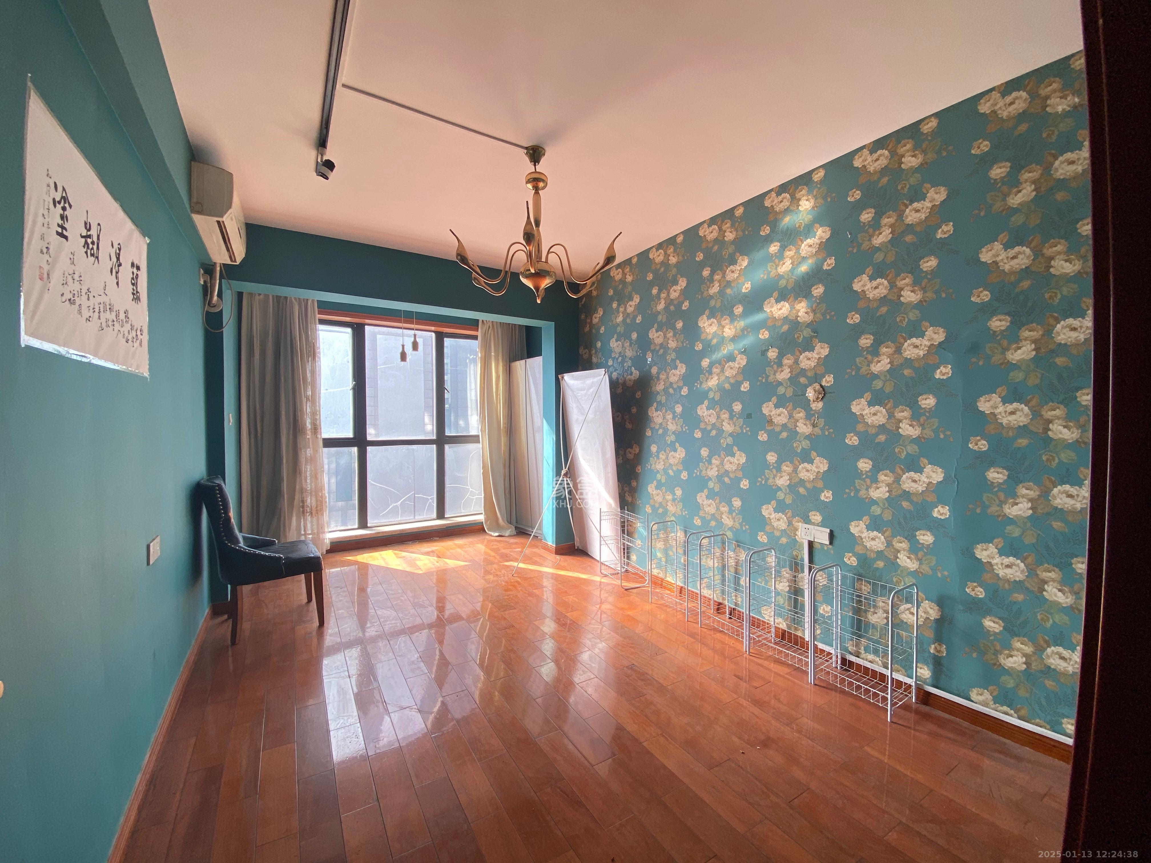 湘腾城市广场 3室2厅2卫 2500.0元/月 湘腾城市广场 3室2厅2卫 2500.0元/月室内图