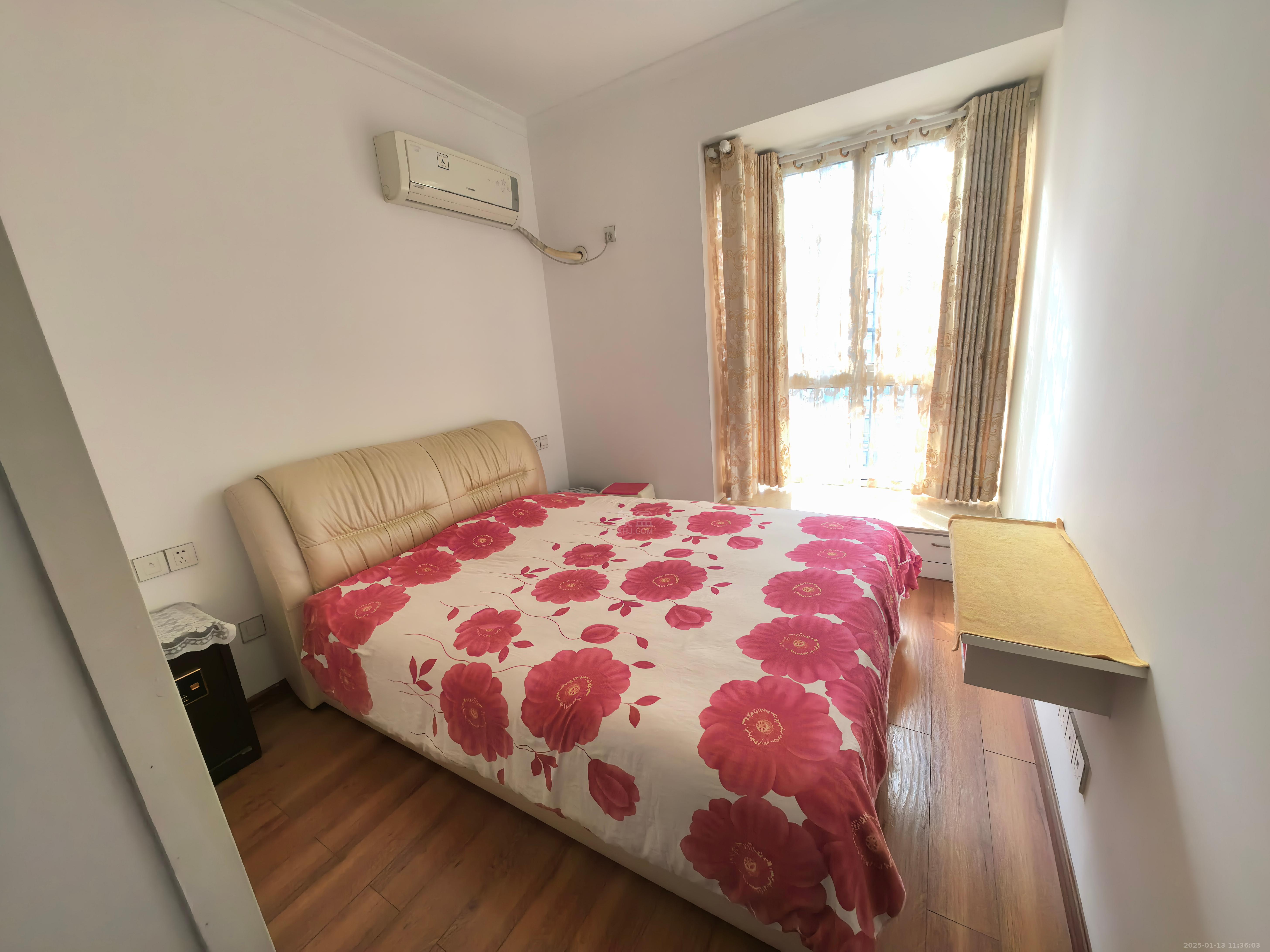 印象华都 3室2厅2卫 1600.0元/月 印象华都 3室2厅2卫 1600.0元/月室内图