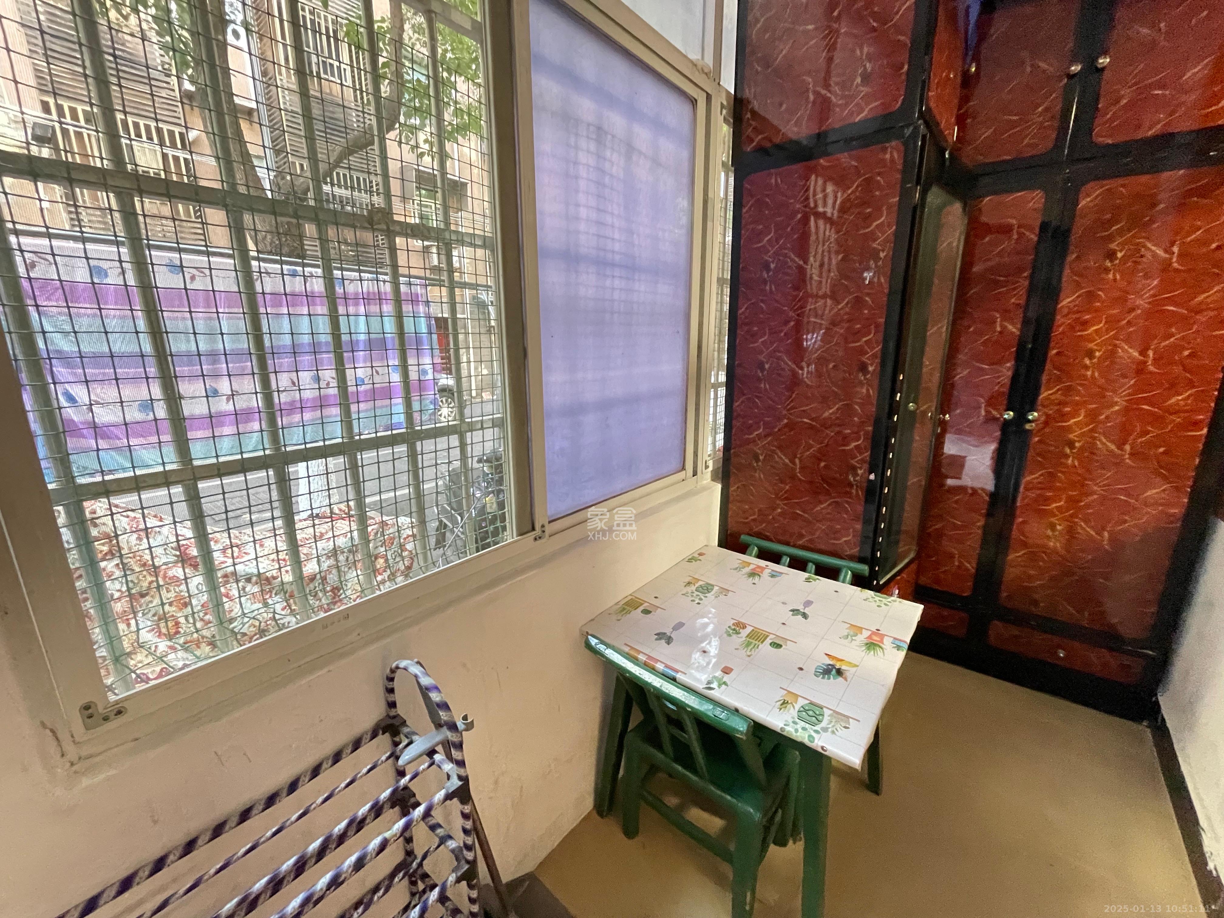 文艺新村  1室1厅1卫   1300.00元/月室内图