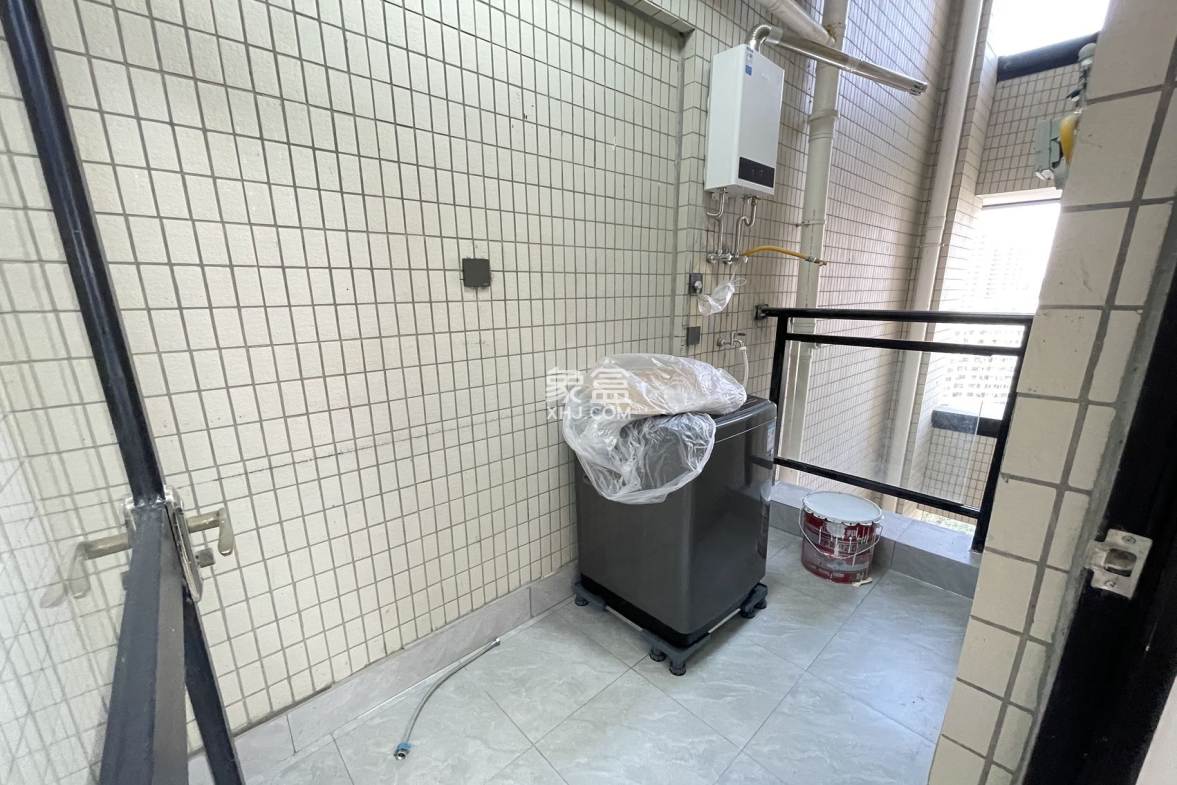 逸龙广场 1室0厅0卫 3800.0元/月 逸龙广场 1室0厅0卫 3800.0元/月室内图