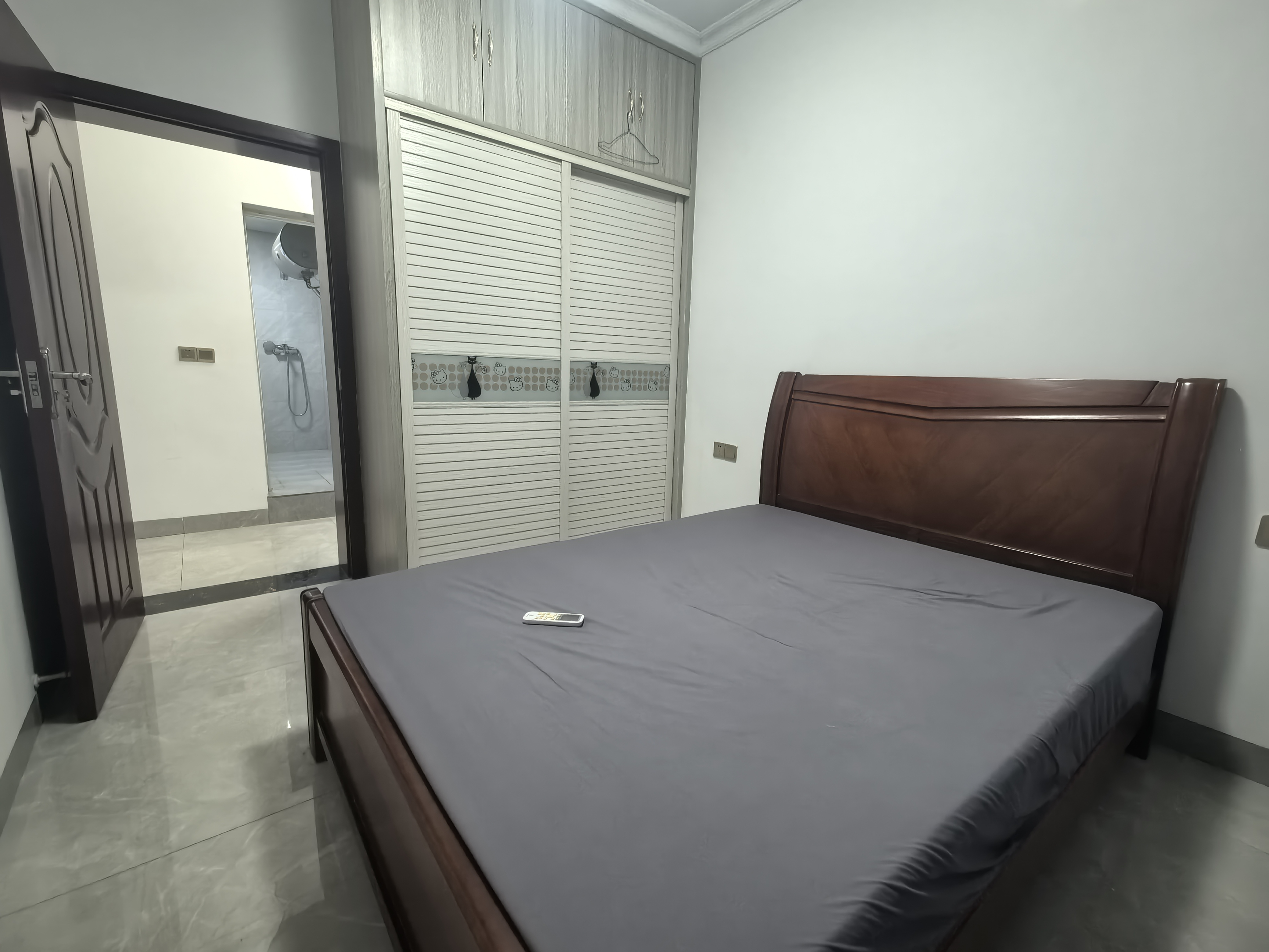 融冠亲城安置房  2室1厅1卫    1200.0元/月 融冠亲城安置房  2室1厅1卫    1200.0元/月室内图