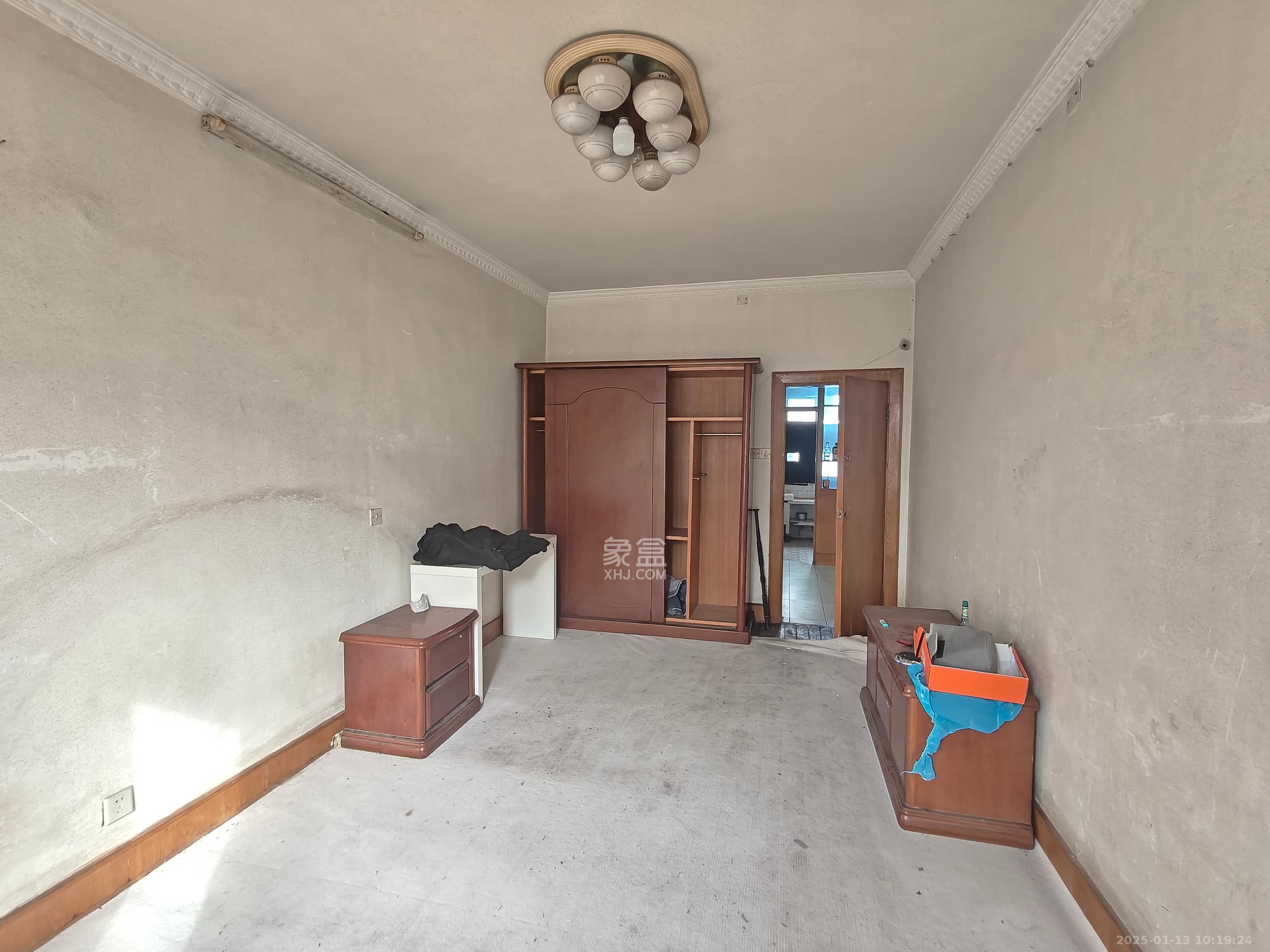 东风路汽车城宿舍 3室2厅1卫 700.0元/月 东风路汽车城宿舍 3室2厅1卫 700.0元/月室内图