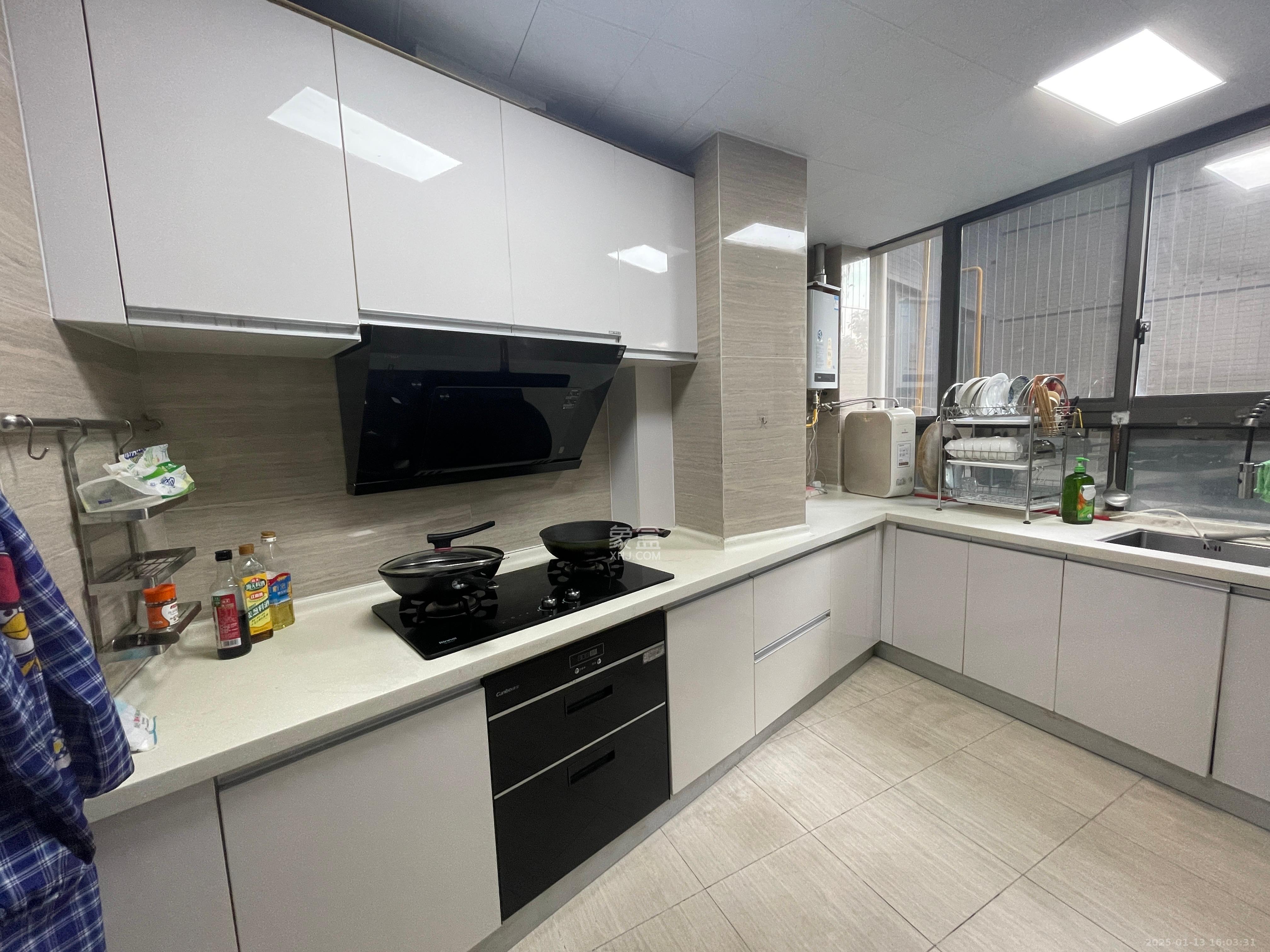 通用时代国际社区  4室2厅2卫    4000.0元/月 通用时代国际社区  4室2厅2卫    4000.0元/月