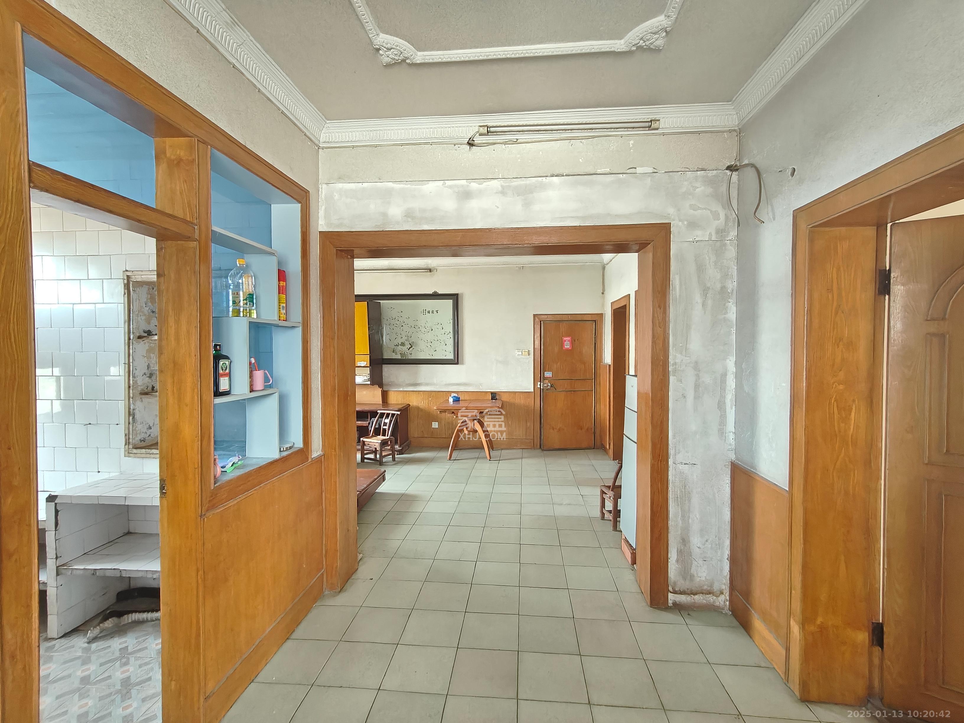 东风路汽车城宿舍 3室2厅1卫 700.0元/月 东风路汽车城宿舍 3室2厅1卫 700.0元/月室内图