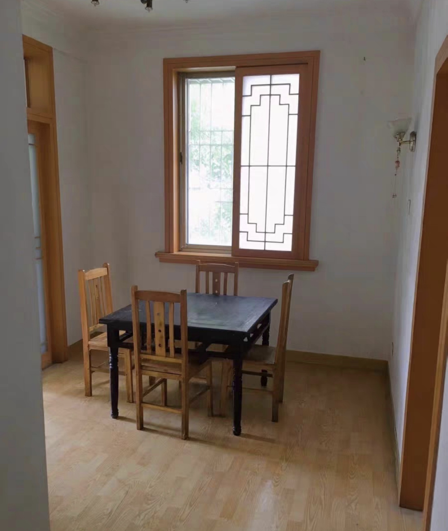 菊苑东区 4室2厅2卫 1280.0元/月 菊苑东区 4室2厅2卫 1280.0元/月室内图