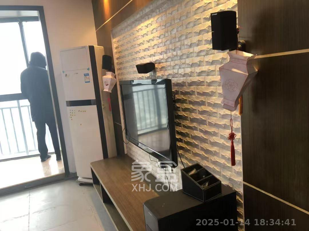 金麓国际  3室2厅1卫    2200.0元/月室内图1