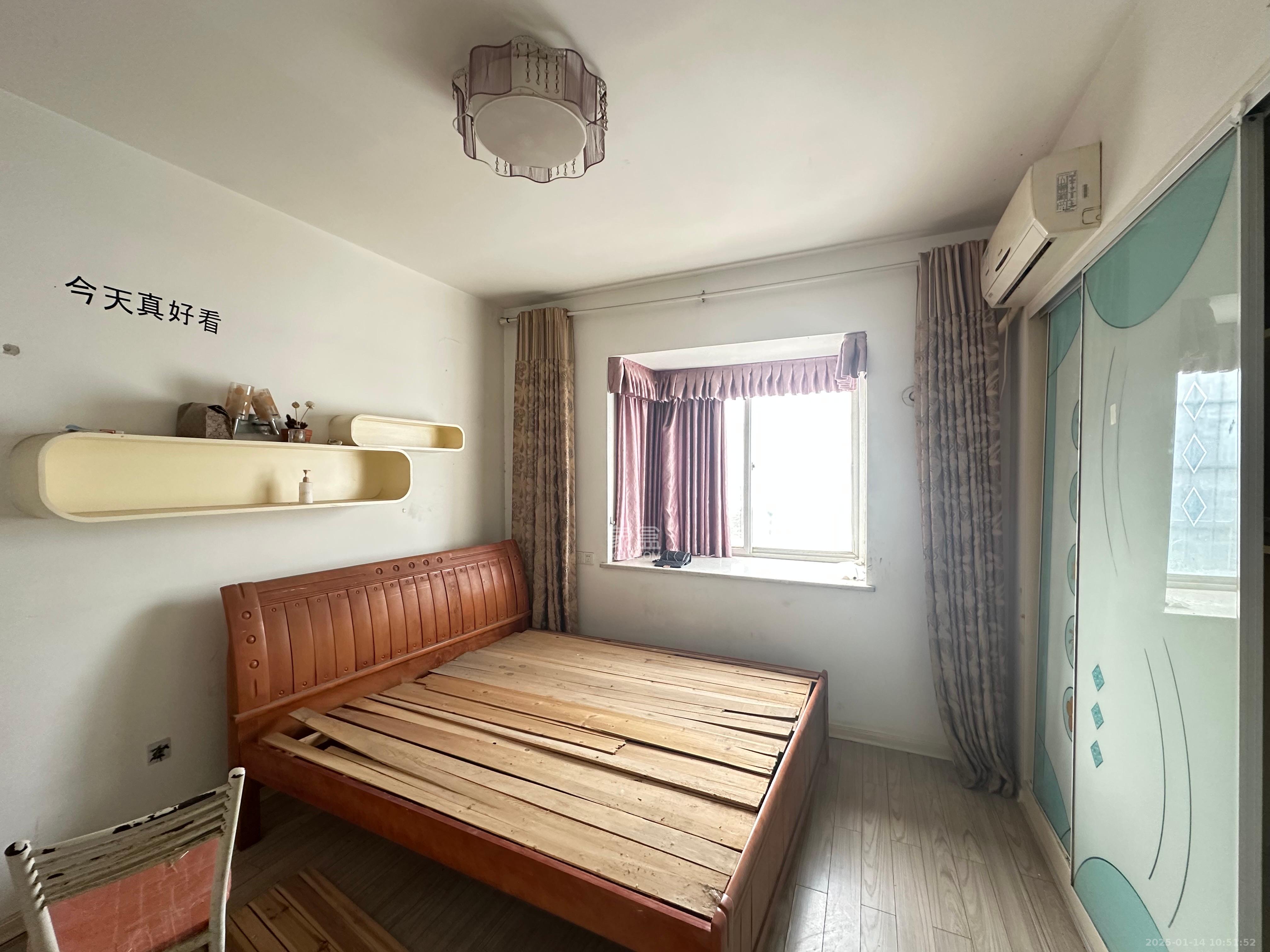 恩瑞麓山名园(龙王港小区) 3室2厅1卫 2500.0元/月 恩瑞麓山名园(龙王港小区) 3室2厅1卫 2500.0元/月室内图