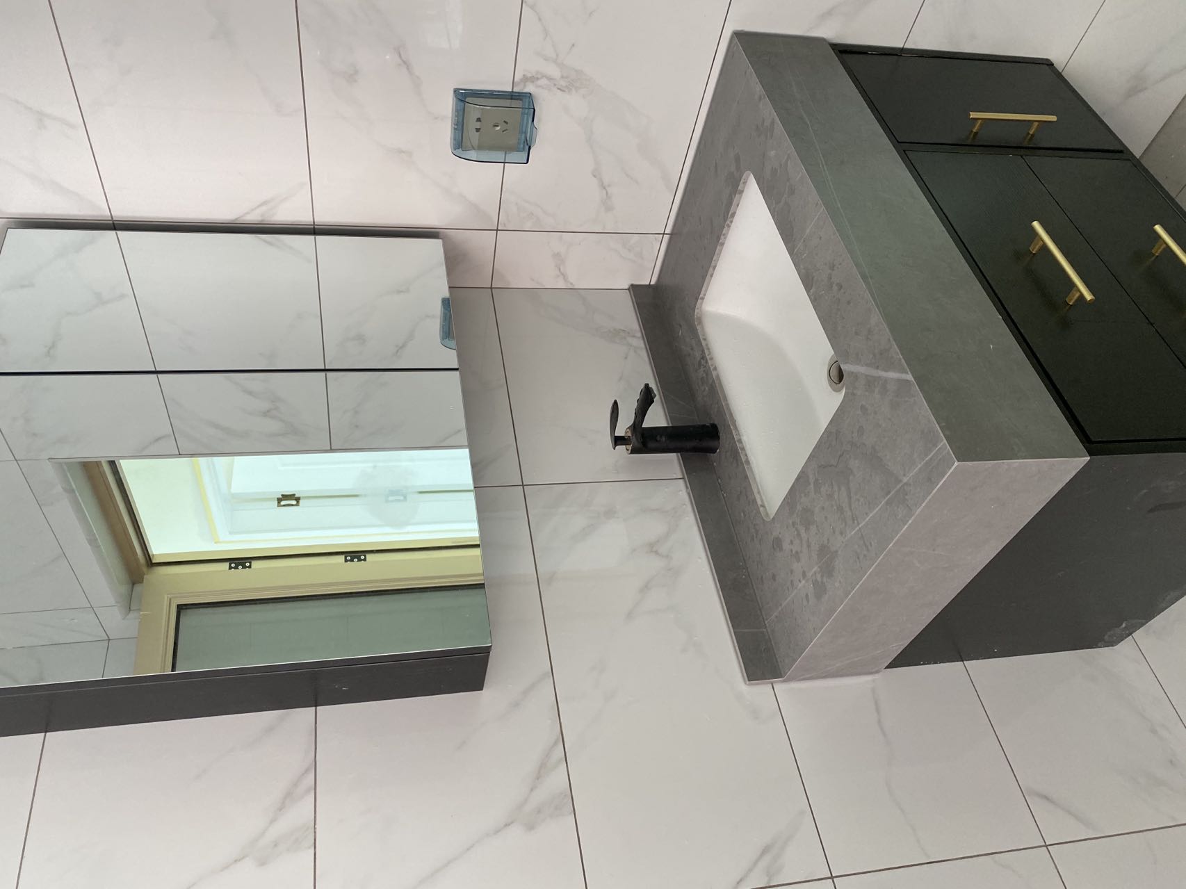 润龙花园  3室2厅2卫    198.0万 润龙花园  3室2厅2卫    198.0万客厅