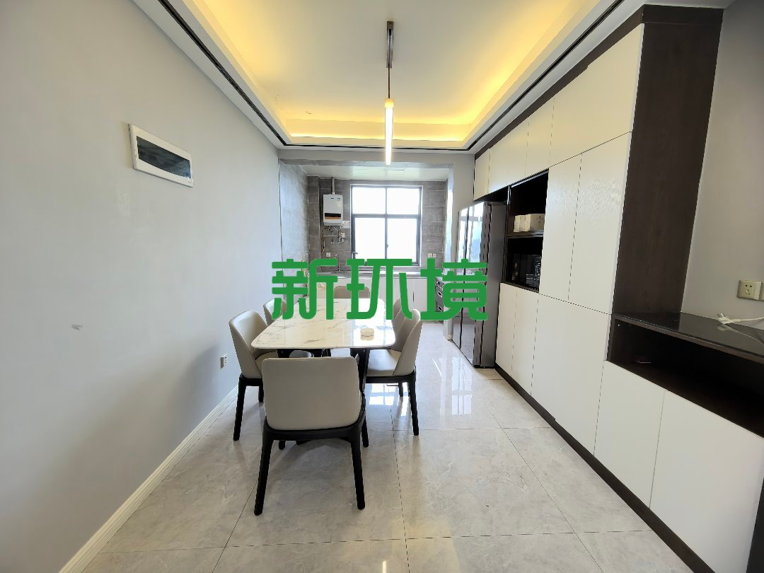 东方明珠  3室2厅2卫   63.00万客厅