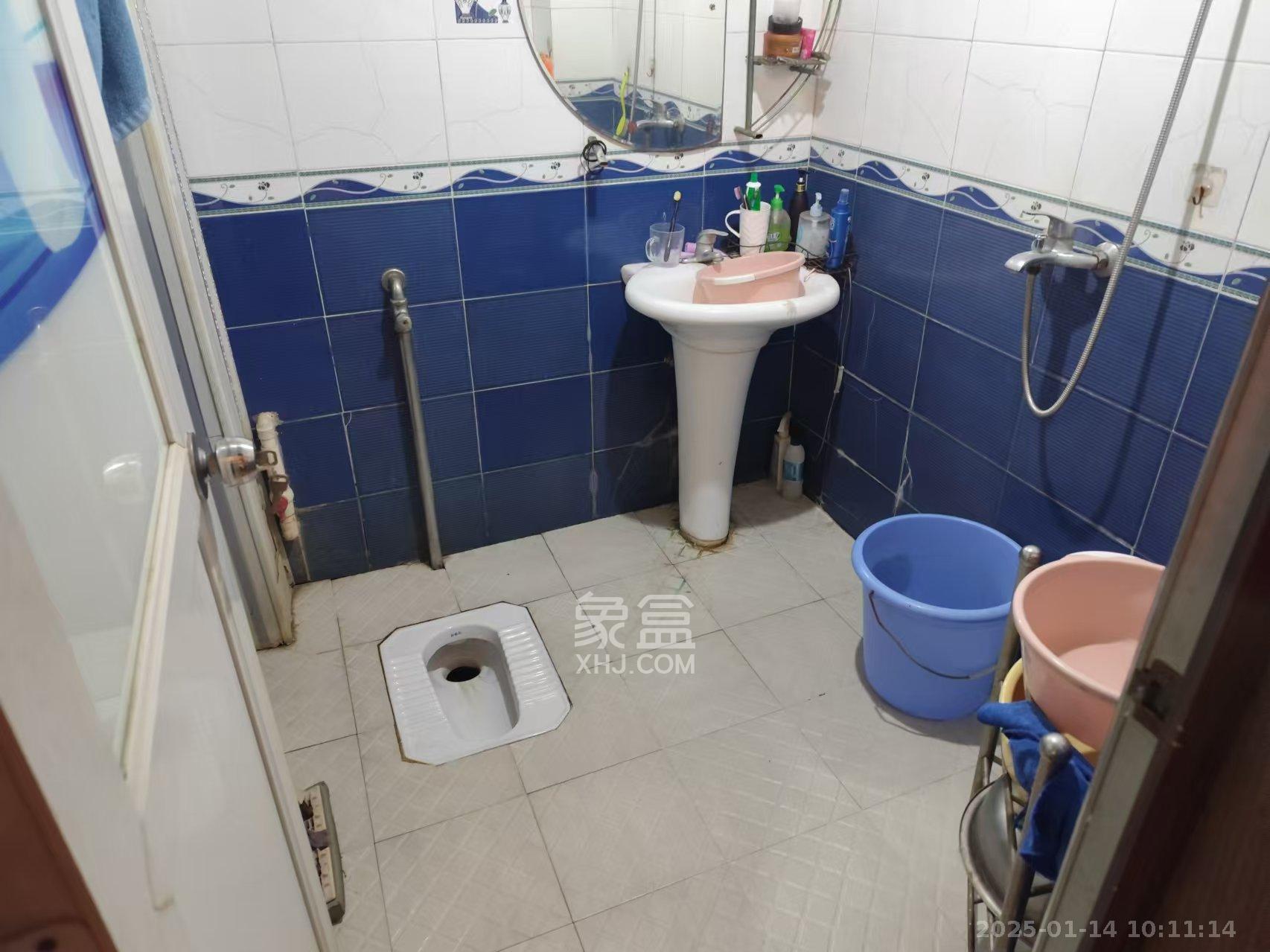 中南汽车世界  1室0厅0卫    1200.0元/月 中南汽车世界  1室0厅0卫    1200.0元/月室内图