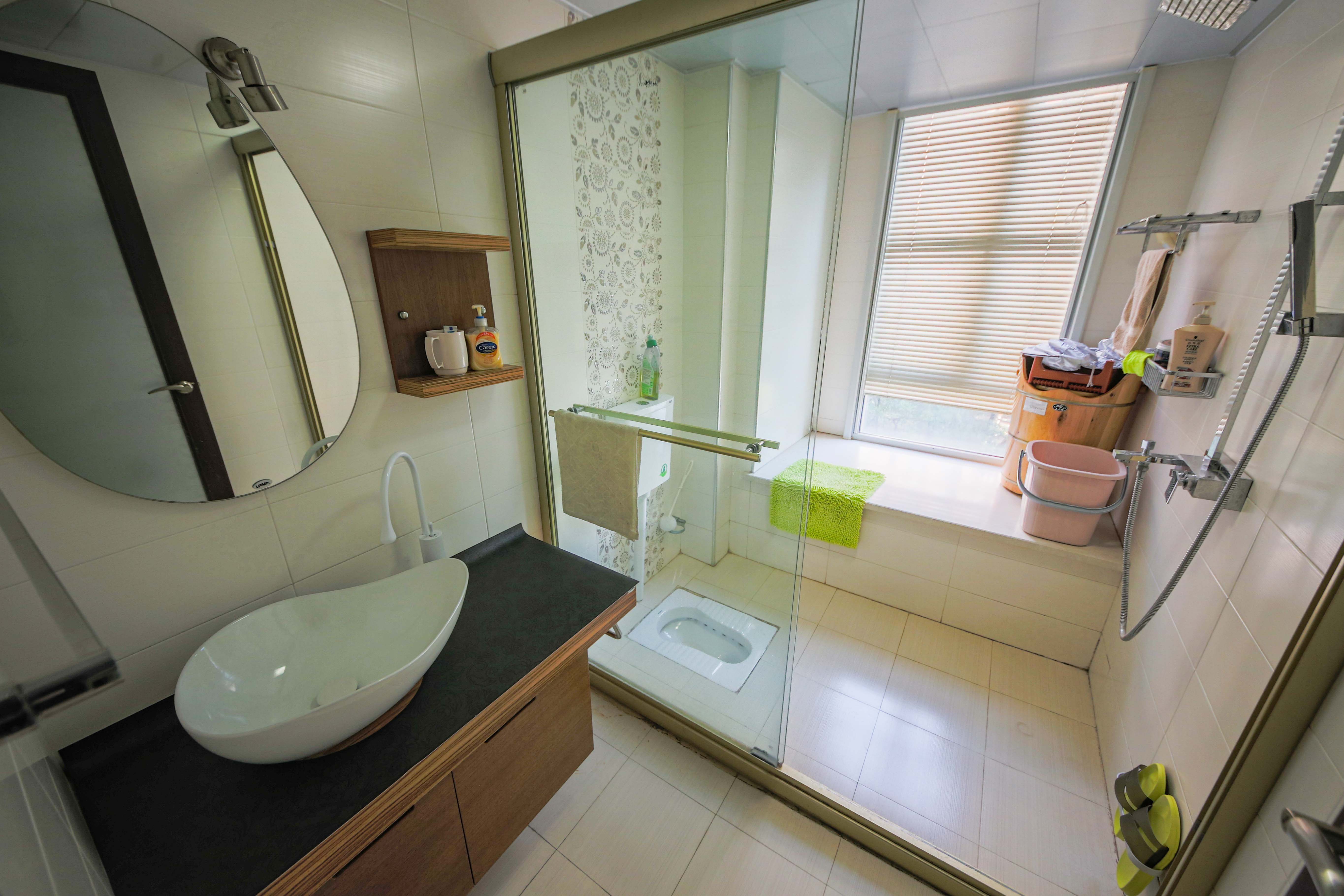 奥林匹克花园 4室2厅2卫 220.0万 奥林匹克花园 4室2厅2卫 220.0万卫生间