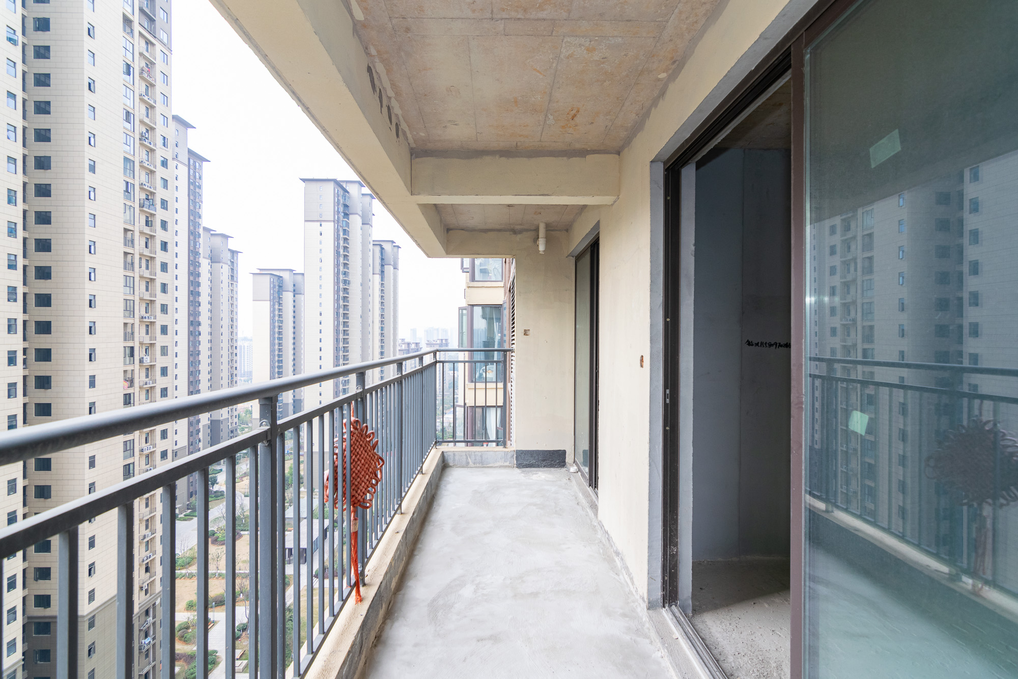 大汉汉府一期 3室2厅2卫 65.0万 大汉汉府一期 3室2厅2卫 65.0万阳台