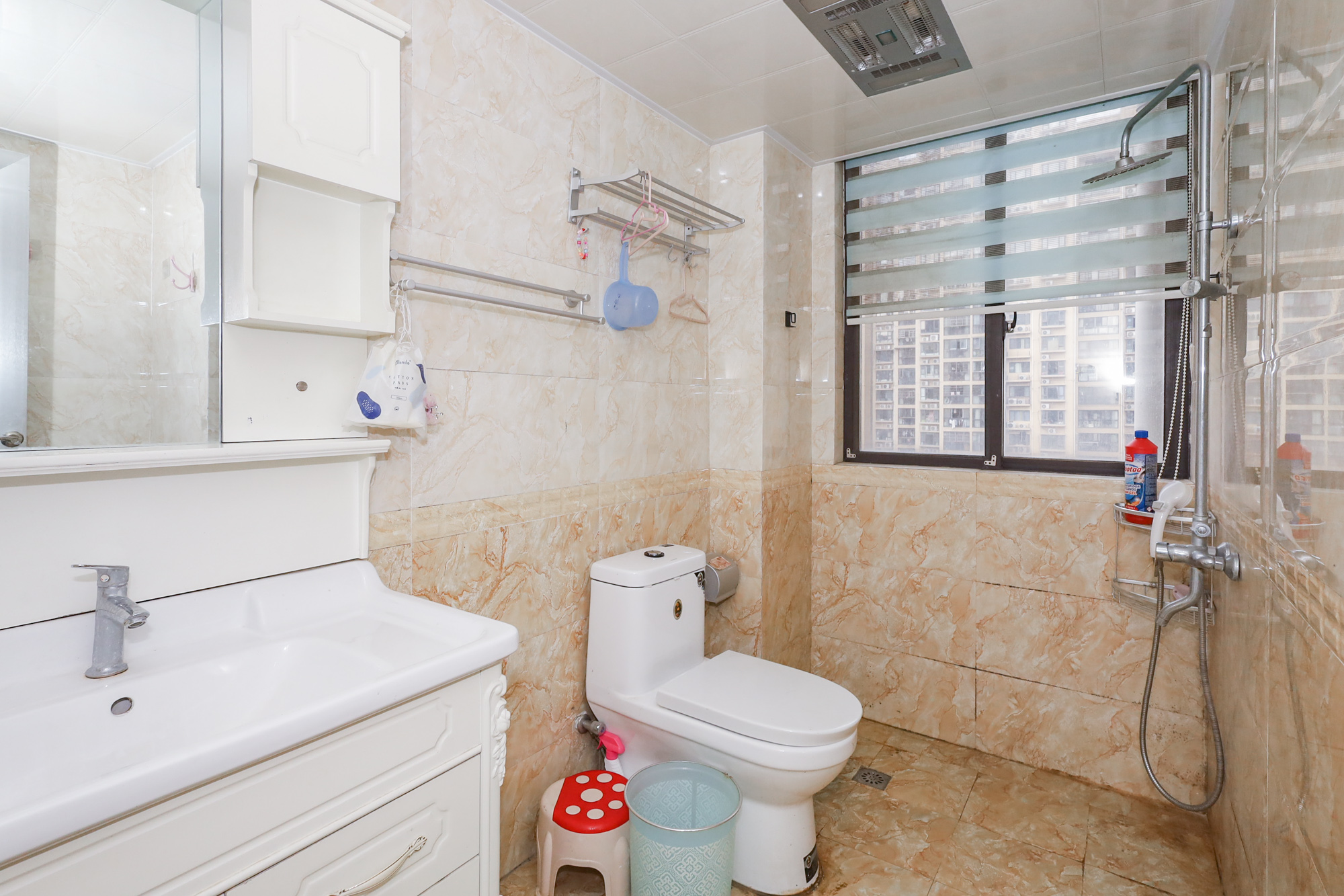 钰龙天下二期(钰龙佳园)  4室2厅2卫    258.0万 钰龙天下二期(钰龙佳园)  4室2厅2卫    258.0万卫生间