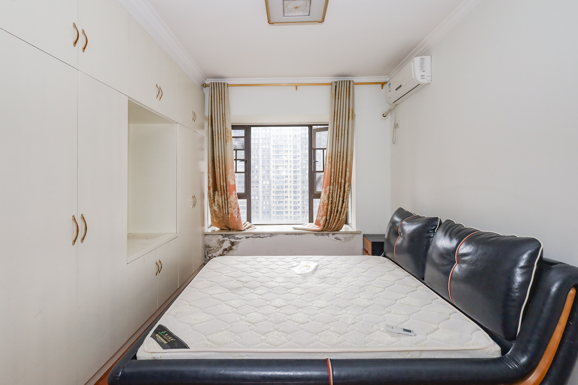 钰龙天下二期(钰龙佳园)  4室2厅2卫    258.0万 钰龙天下二期(钰龙佳园)  4室2厅2卫    258.0万卧室