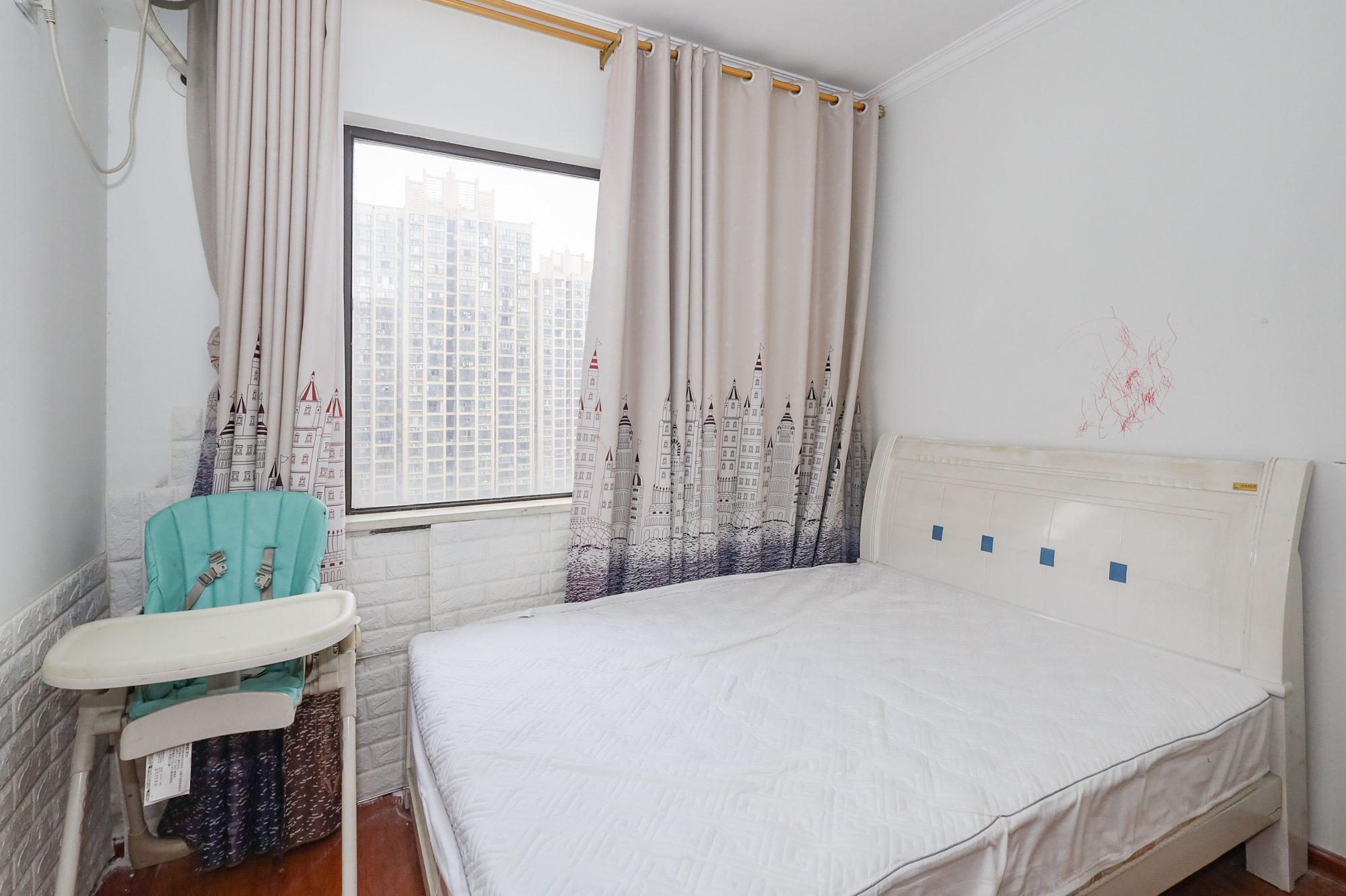 钰龙天下二期(钰龙佳园)  4室2厅2卫    258.0万 钰龙天下二期(钰龙佳园)  4室2厅2卫    258.0万卧室