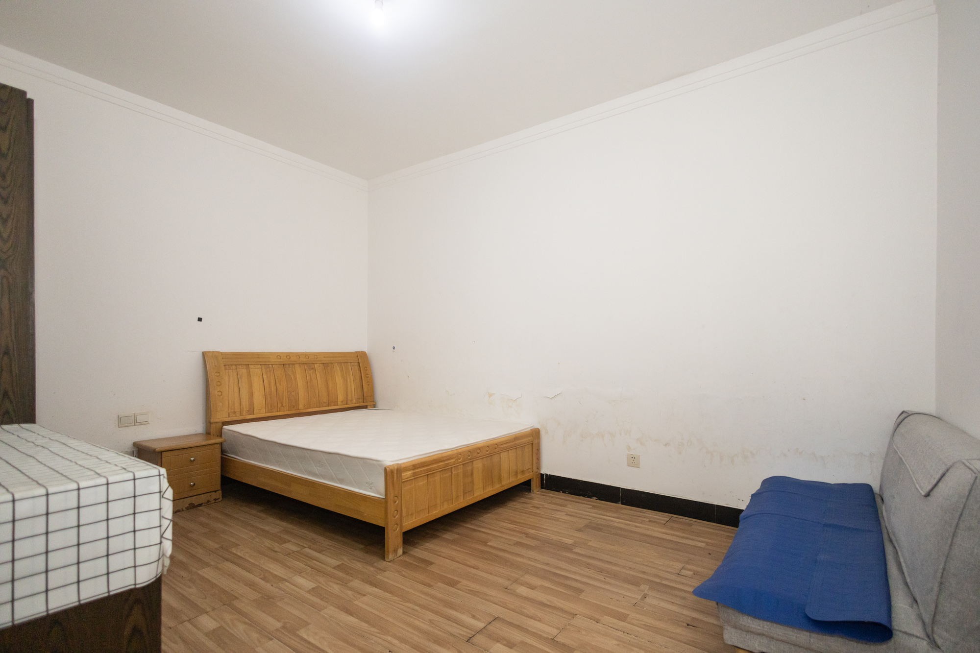 明城公寓 1室1厅1卫 21.8万 明城公寓 1室1厅1卫 21.8万卧室