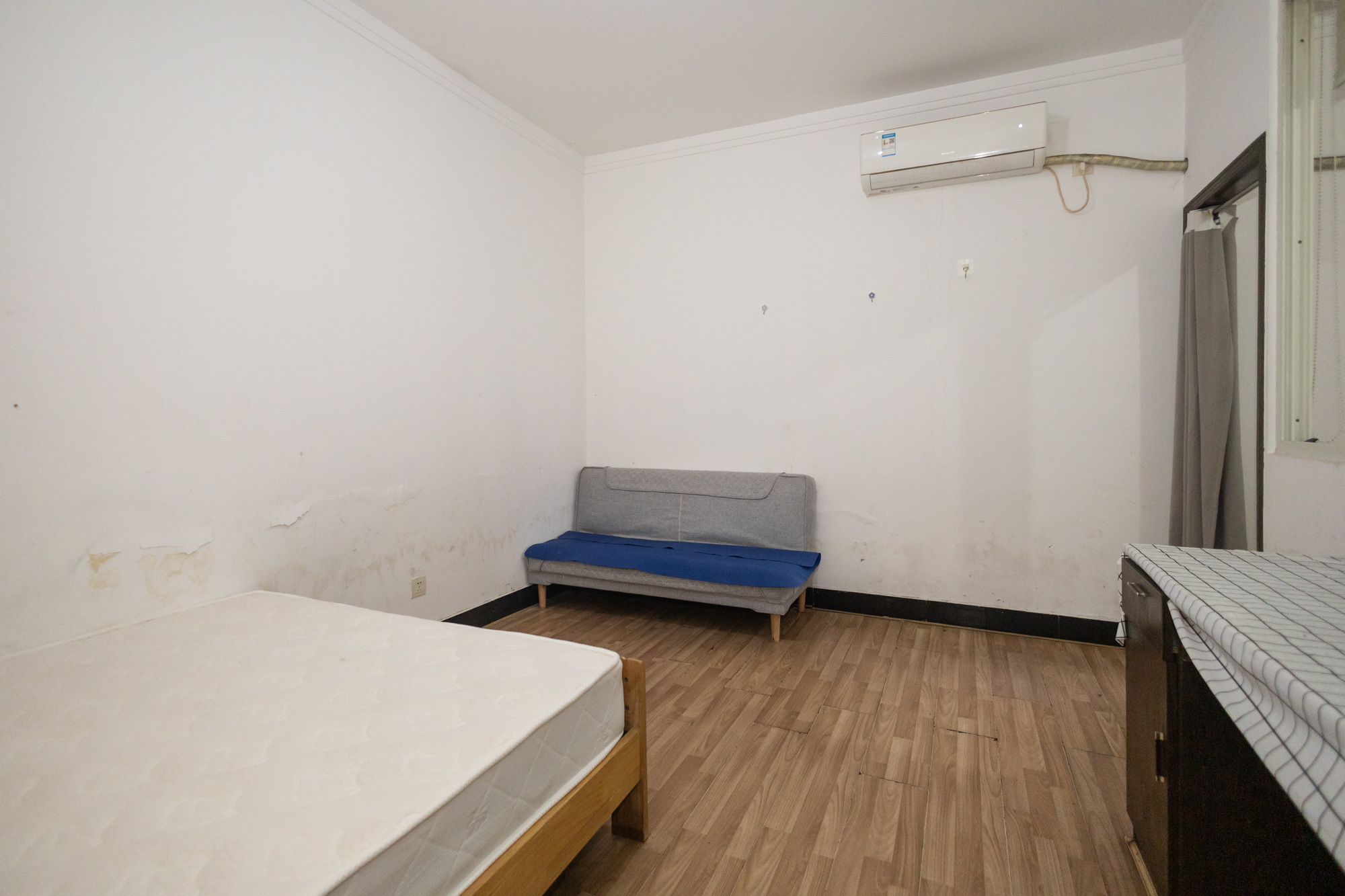 明城公寓 1室1厅1卫 21.8万 明城公寓 1室1厅1卫 21.8万卧室