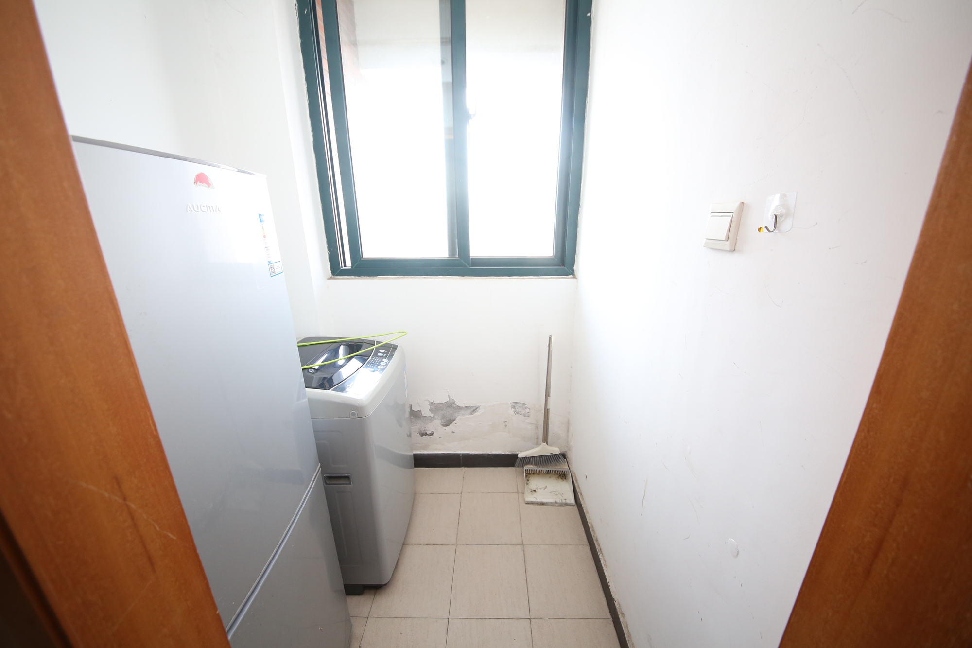 新青年公寓  1室1厅1卫    55.0万厨房