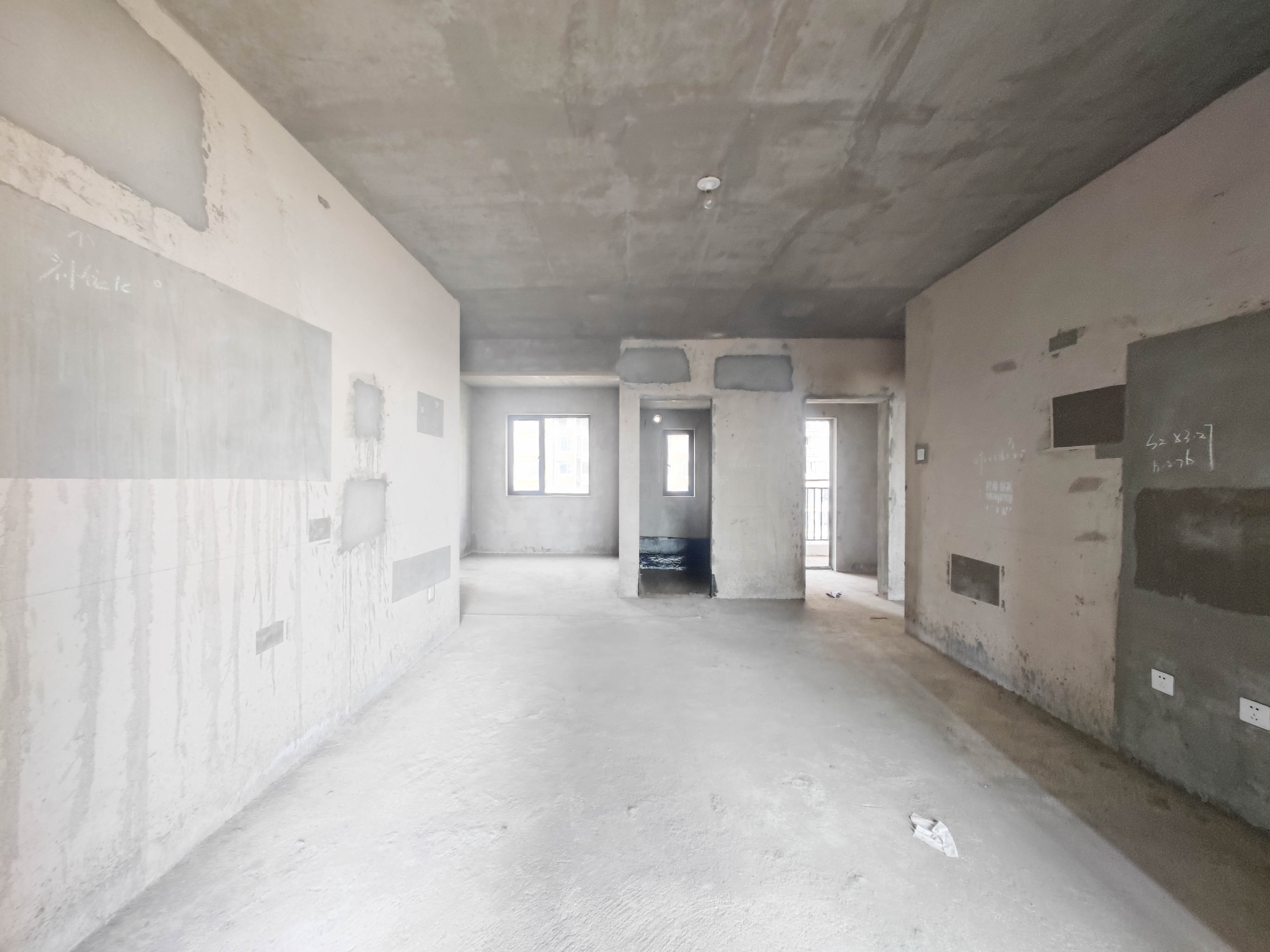 中建嘉和城  3室2厅2卫   100.00万