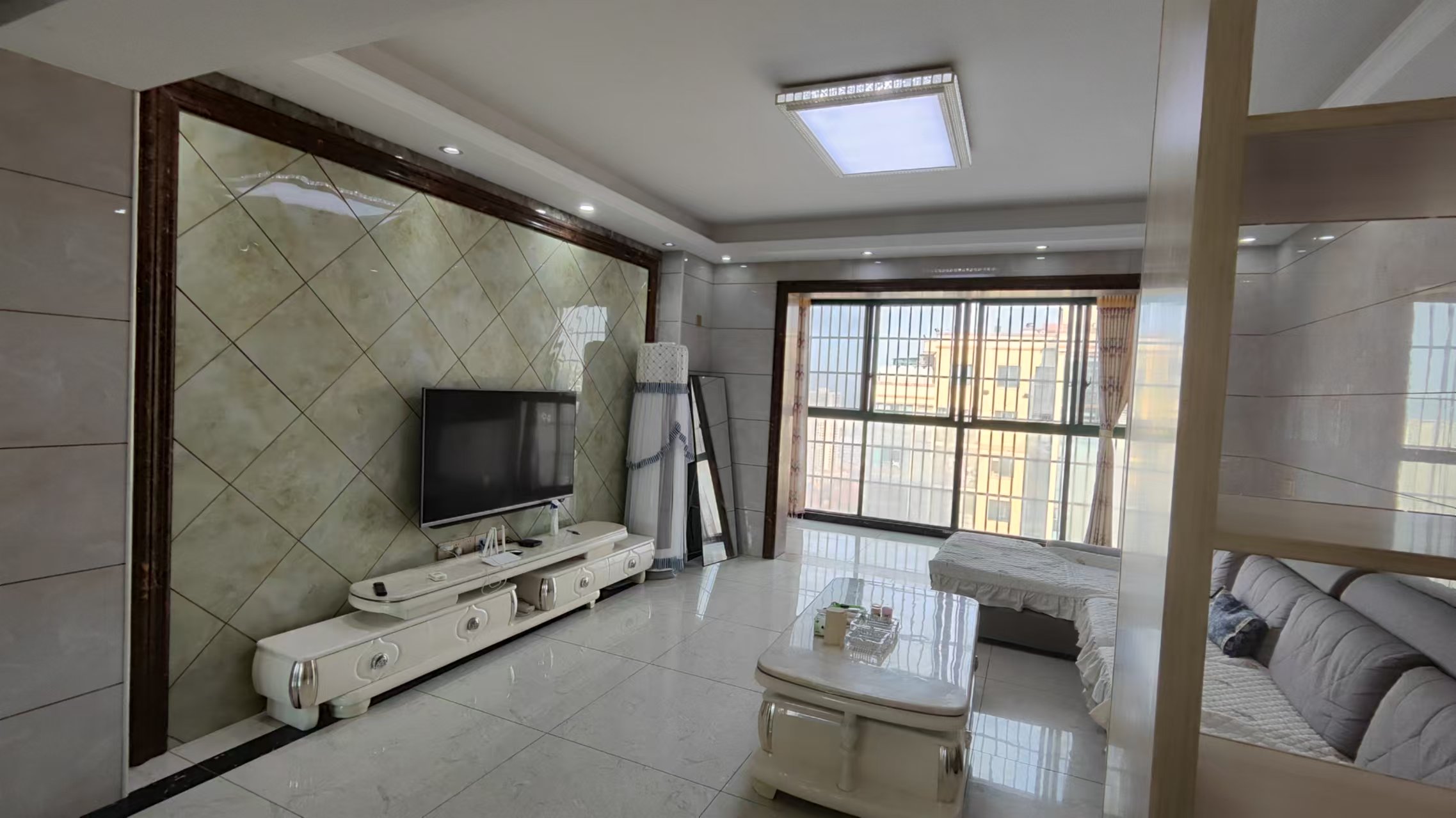 湖景名城 3室2厅2卫 68.0万 湖景名城 3室2厅2卫 68.0万室内图